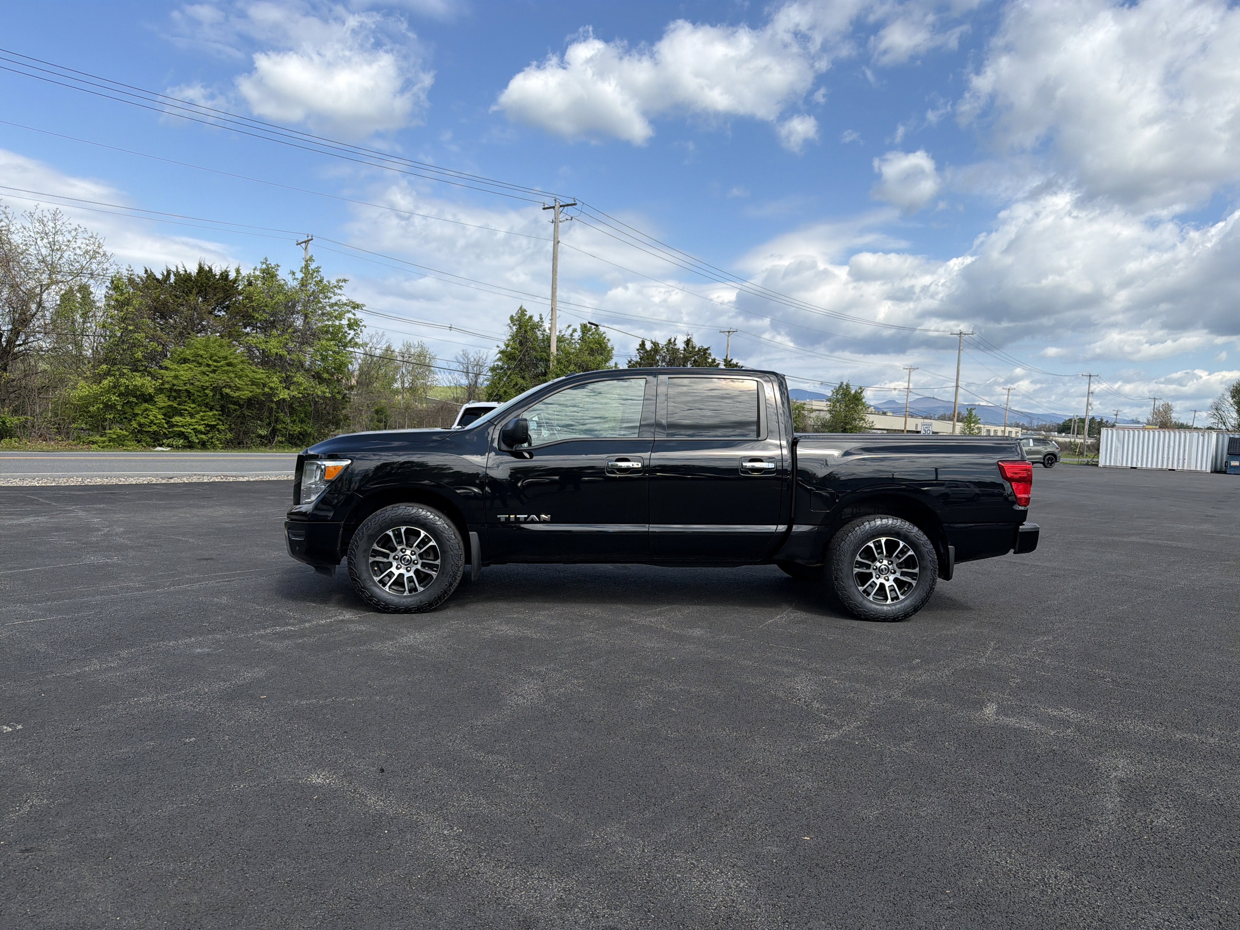 2021 Nissan Titan SV