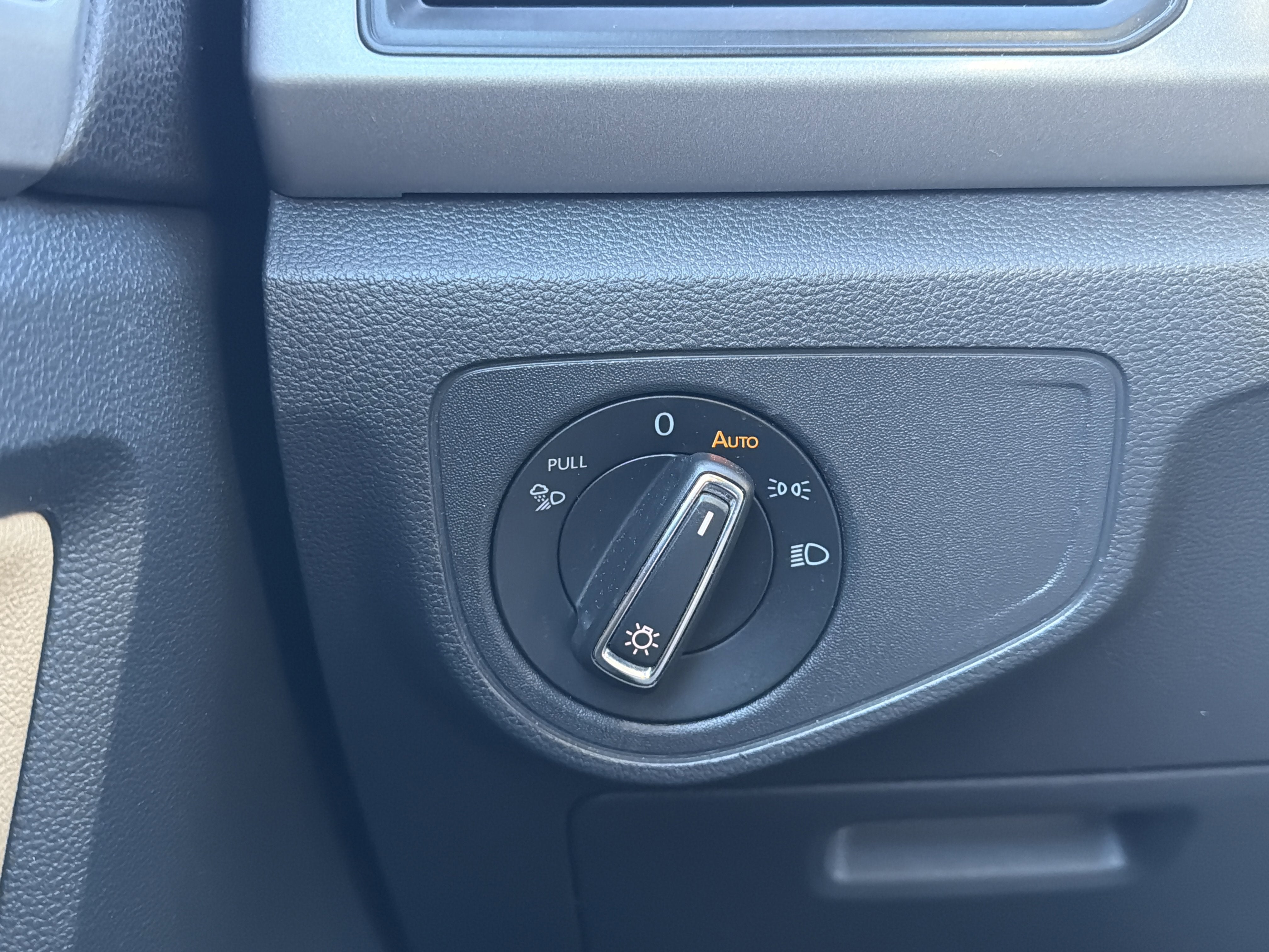 2020 Volkswagen Atlas Cross Sport 2.0T SE w/Technology 4Motion