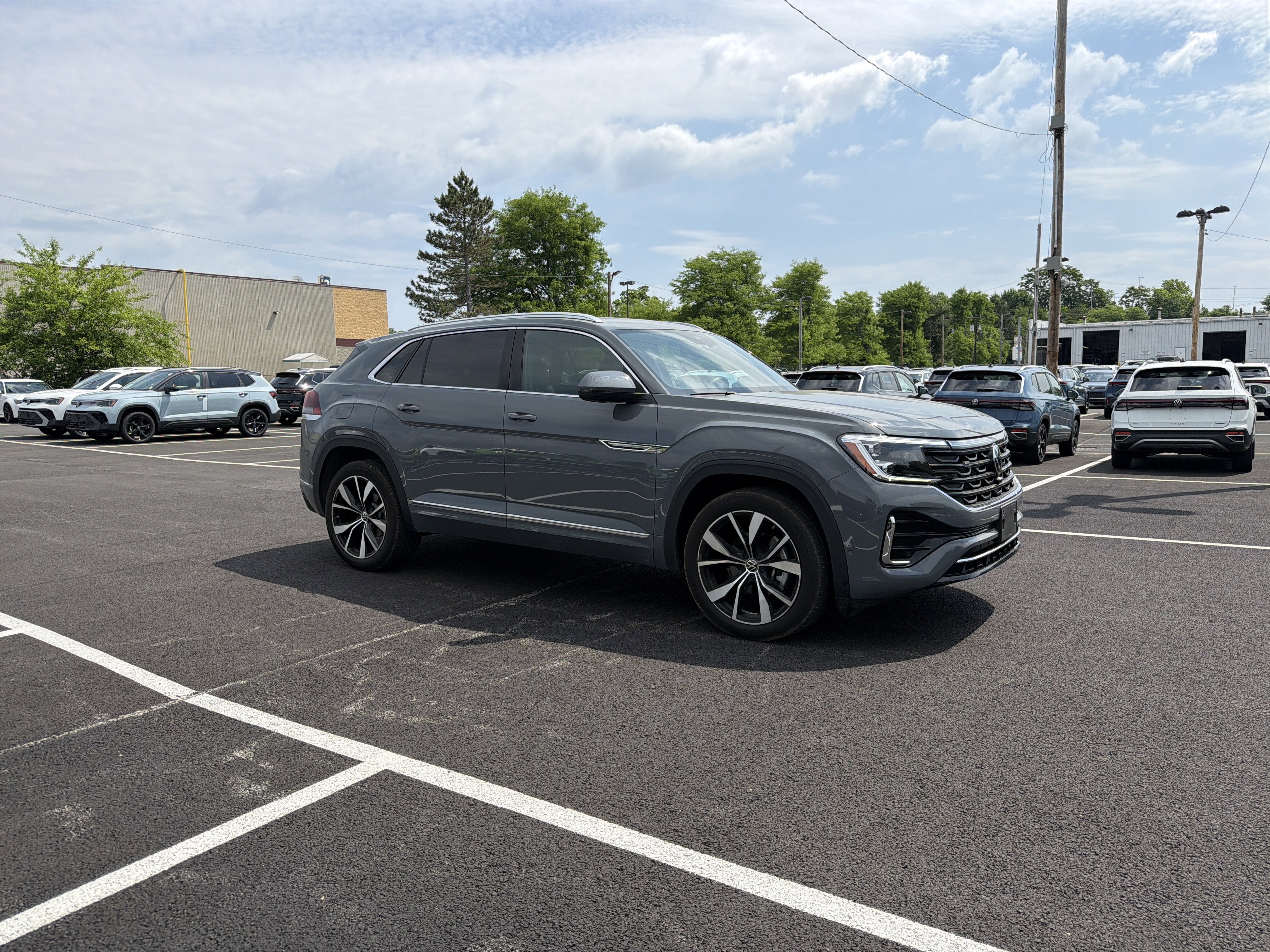2026 Volkswagen Atlas Cross Sport 2.0T SEL Premium R-Line