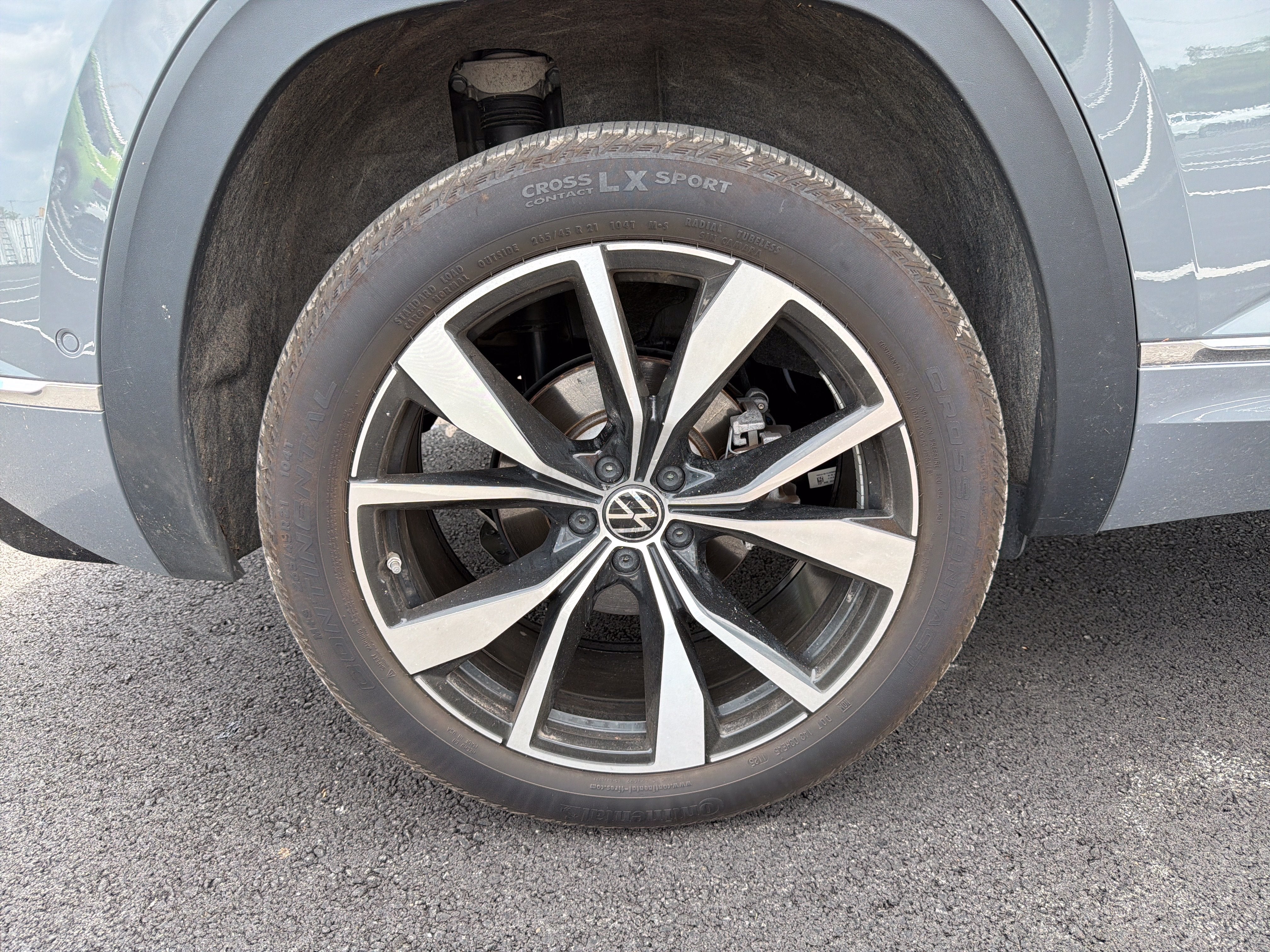 2026 Volkswagen Atlas Cross Sport 2.0T SEL Premium R-Line