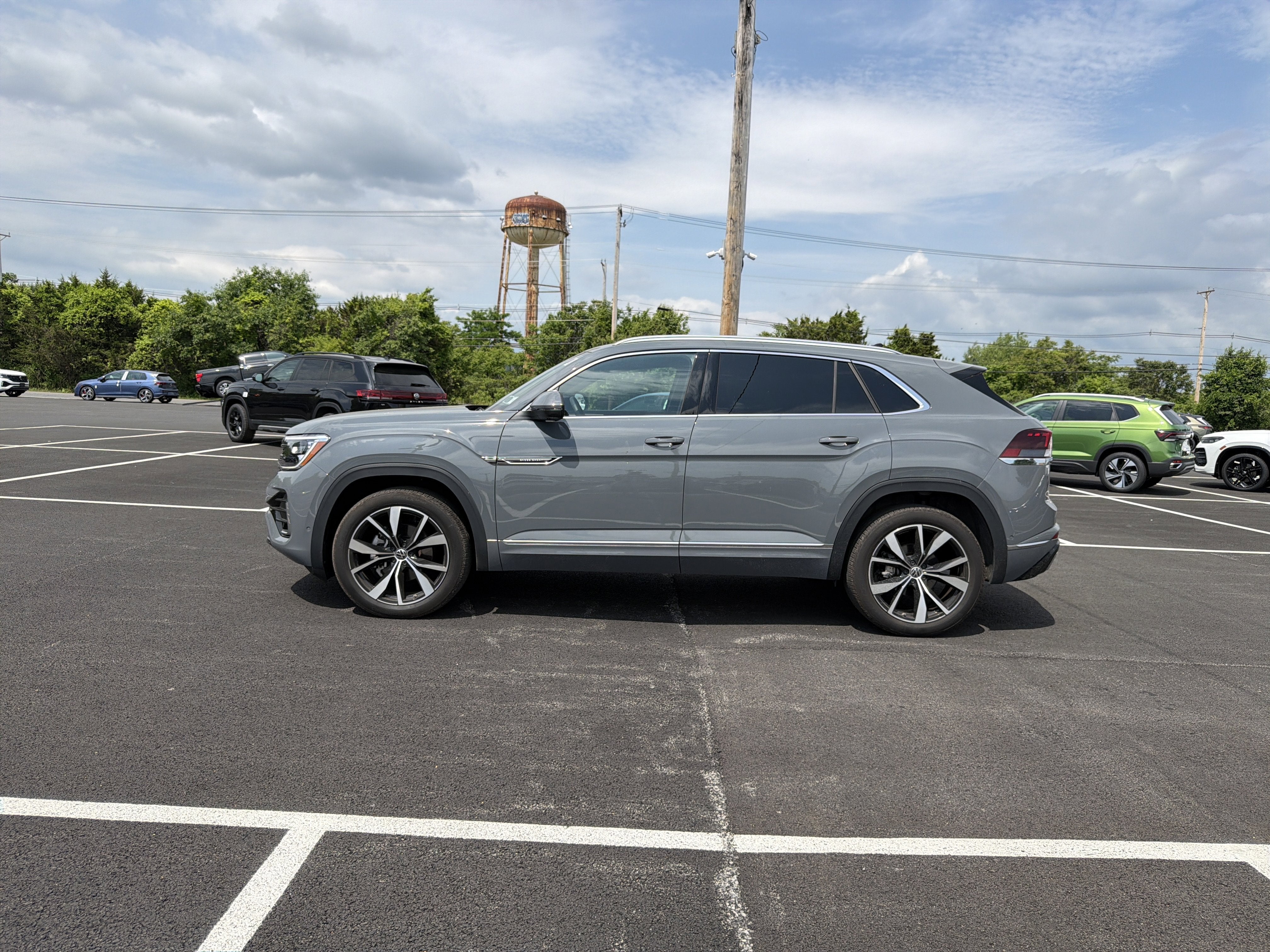2026 Volkswagen Atlas Cross Sport 2.0T SEL Premium R-Line