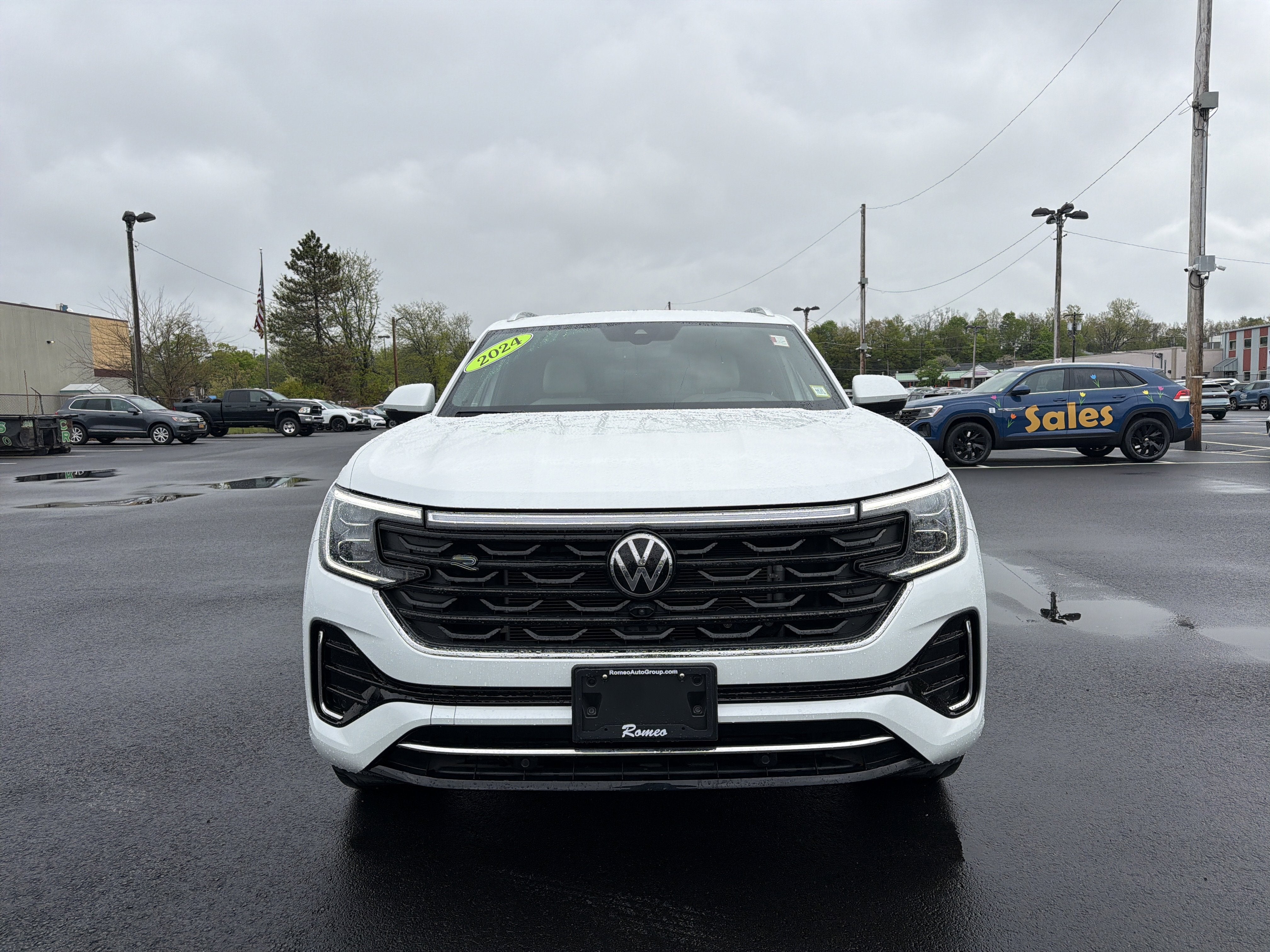 2024 Volkswagen Atlas Cross Sport 2.0T SEL Premium R-Line