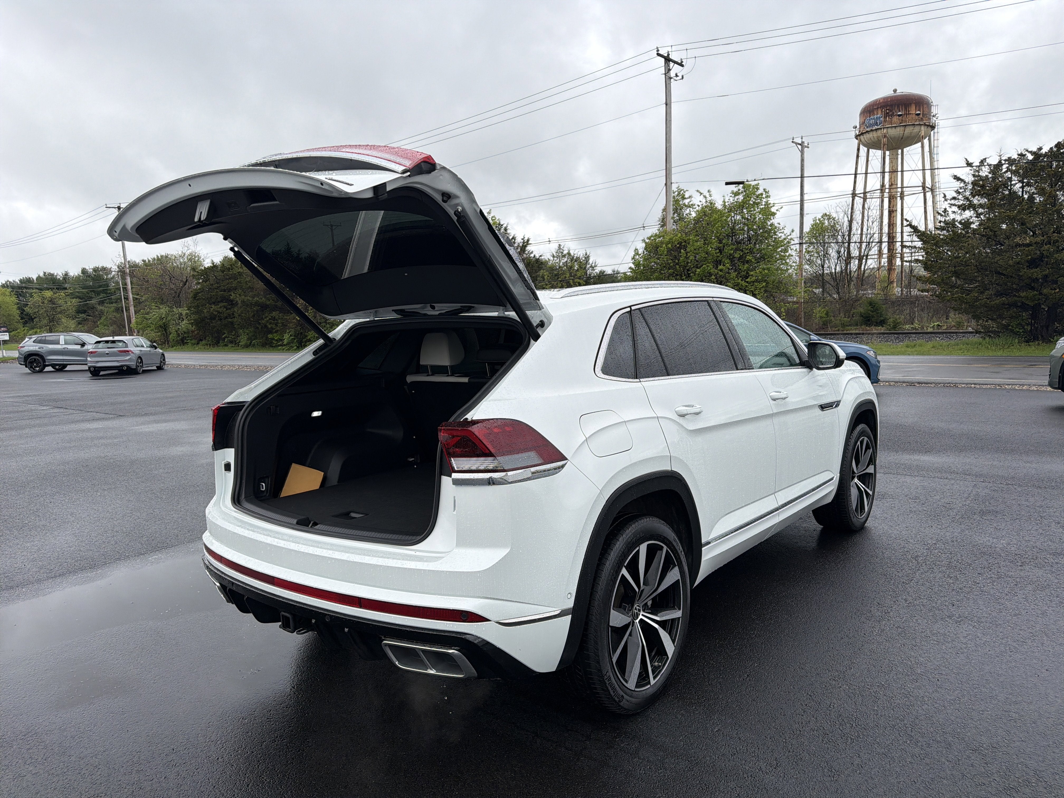 2024 Volkswagen Atlas Cross Sport 2.0T SEL Premium R-Line