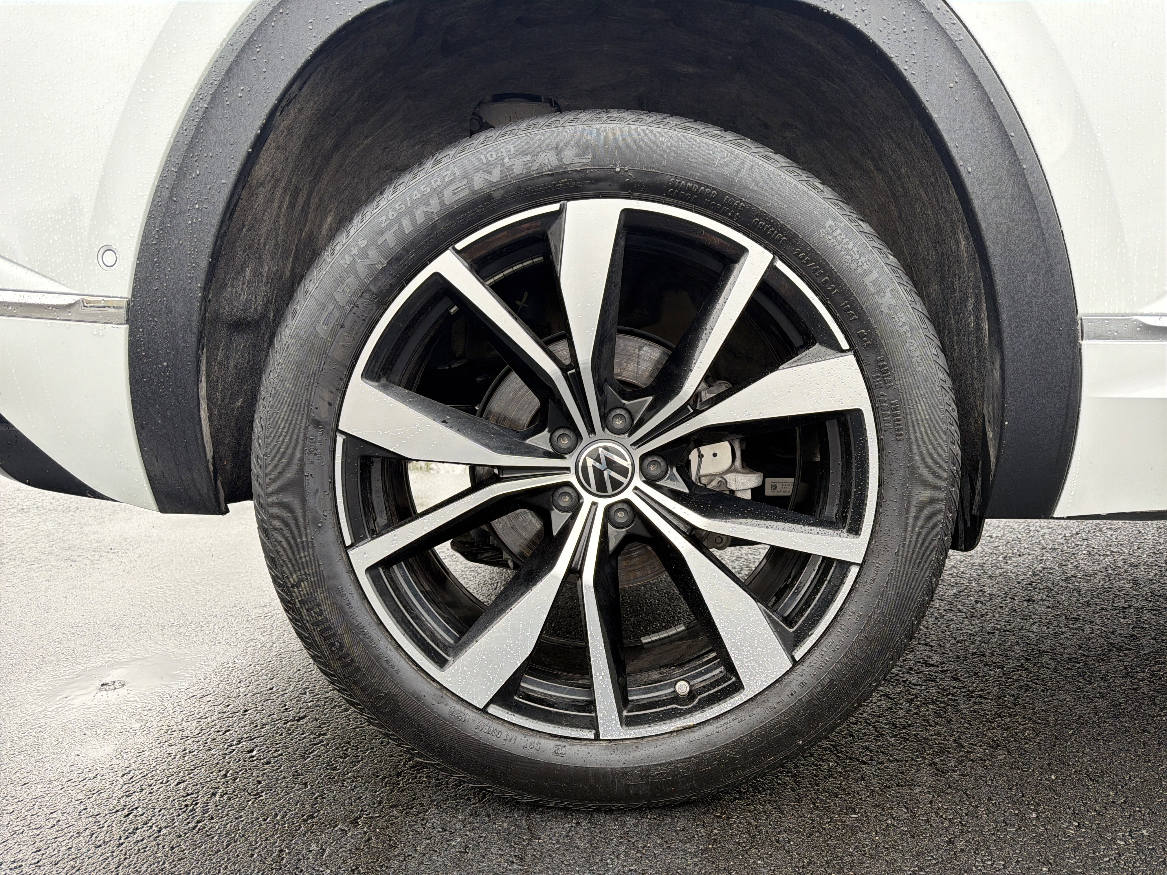 2024 Volkswagen Atlas Cross Sport 2.0T SEL Premium R-Line