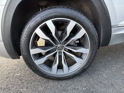 2022 Volkswagen Atlas Cross Sport 3.6L V6 SEL Premium R-Line