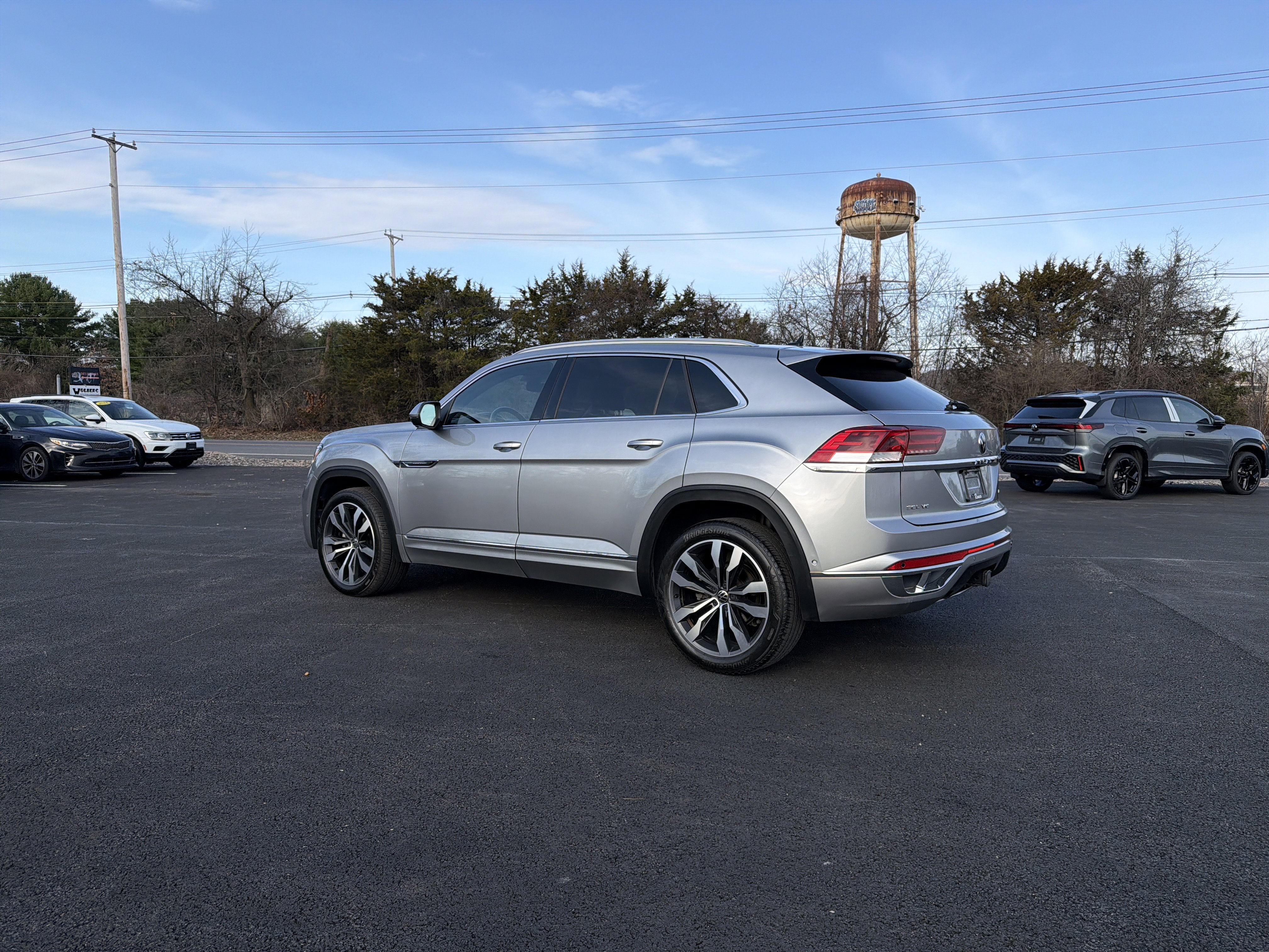 2022 Volkswagen Atlas Cross Sport 3.6L V6 SEL Premium R-Line