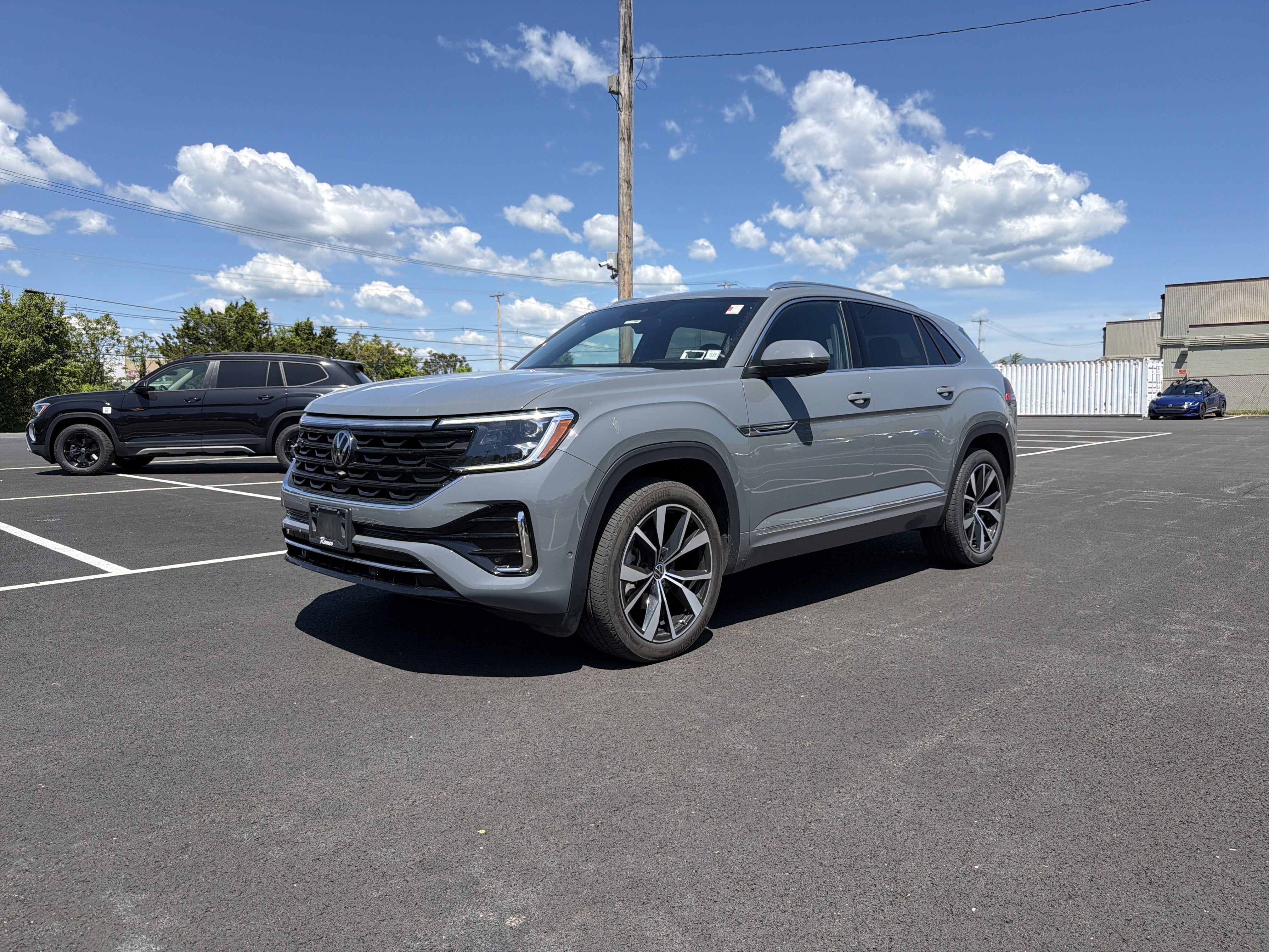 2024 Volkswagen Atlas Cross Sport 2.0T SEL Premium R-Line