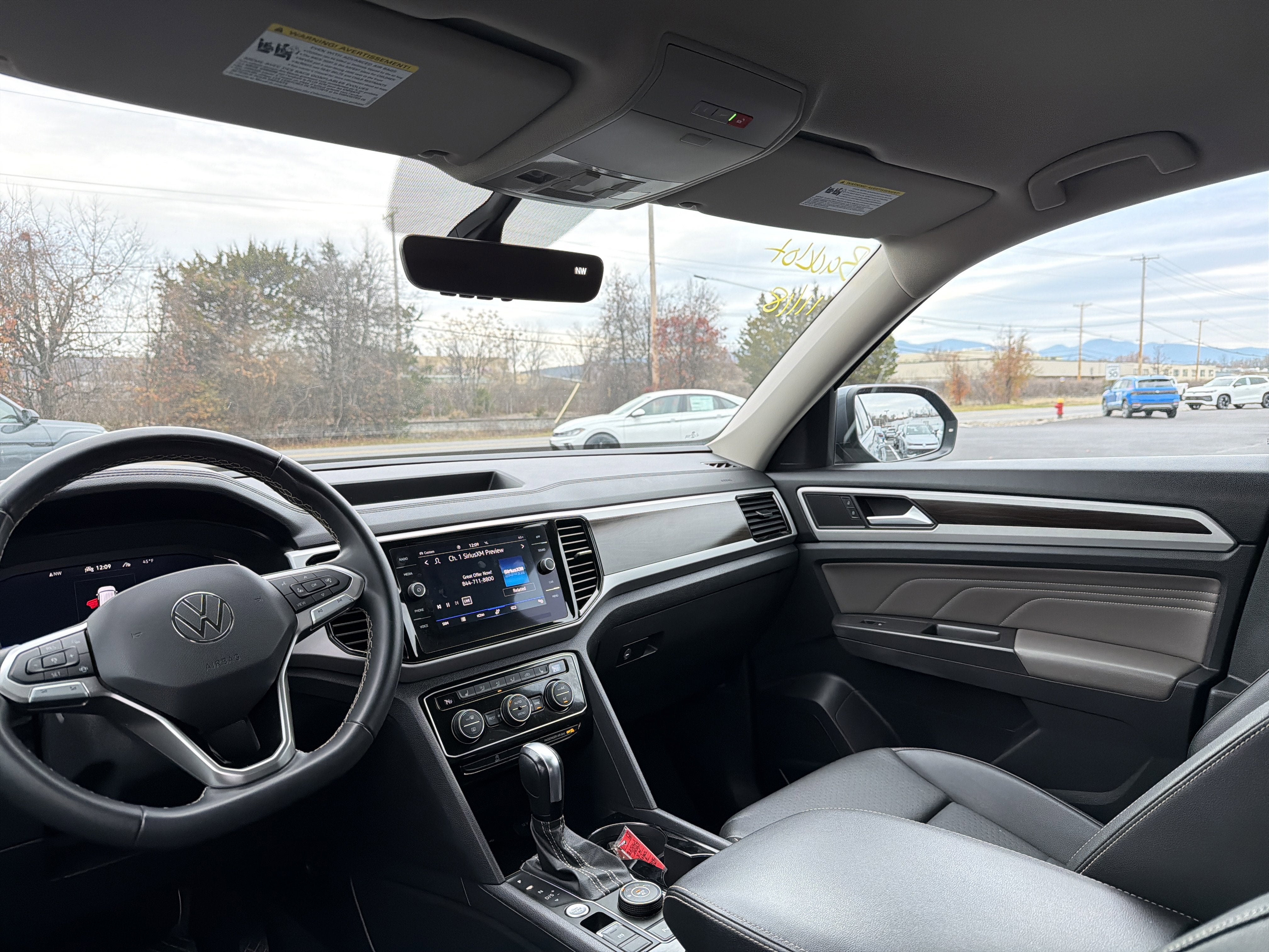 2023 Volkswagen Atlas 2.0T SE w/Technology