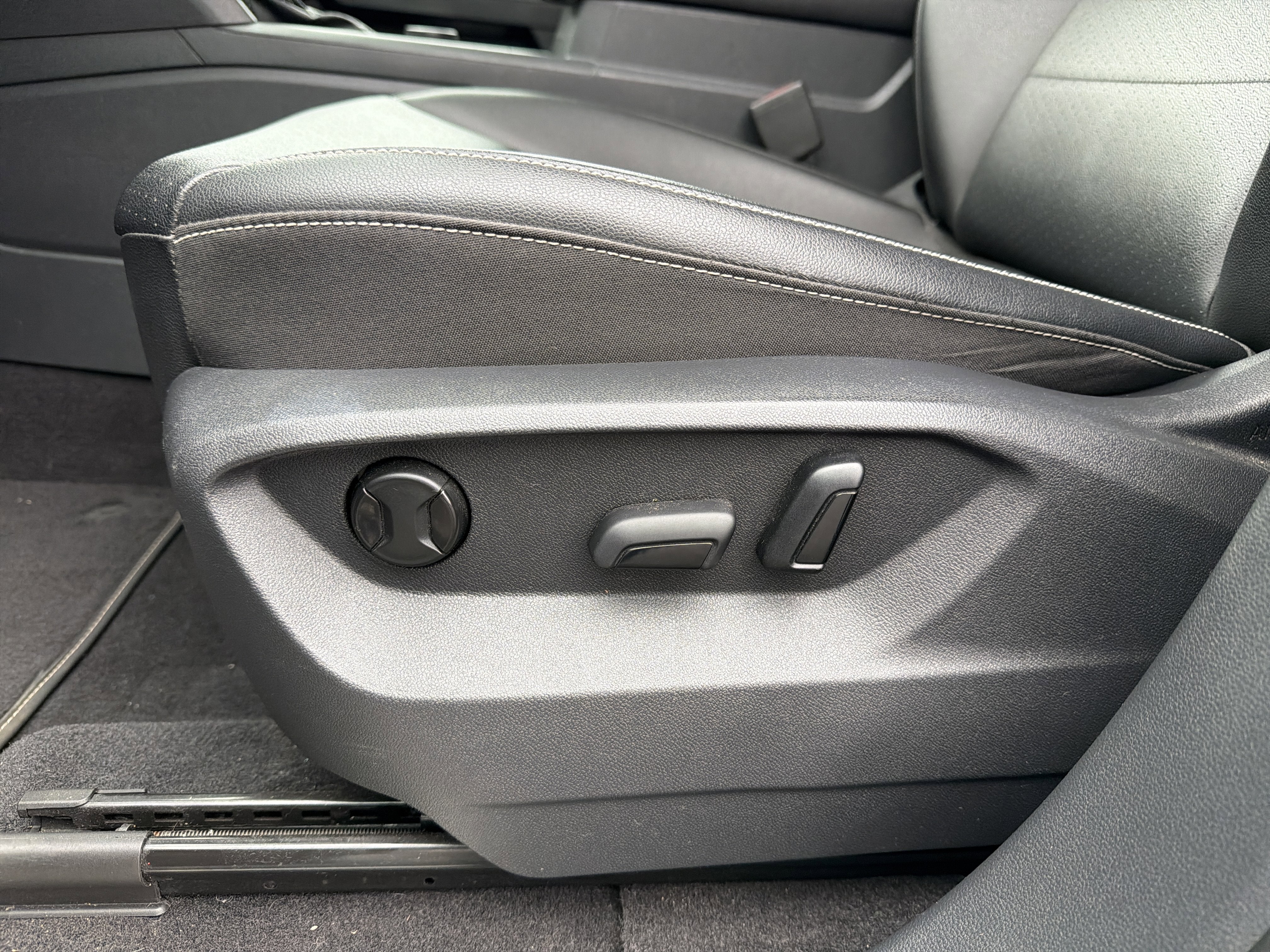 2023 Volkswagen Atlas 2.0T SE w/Technology