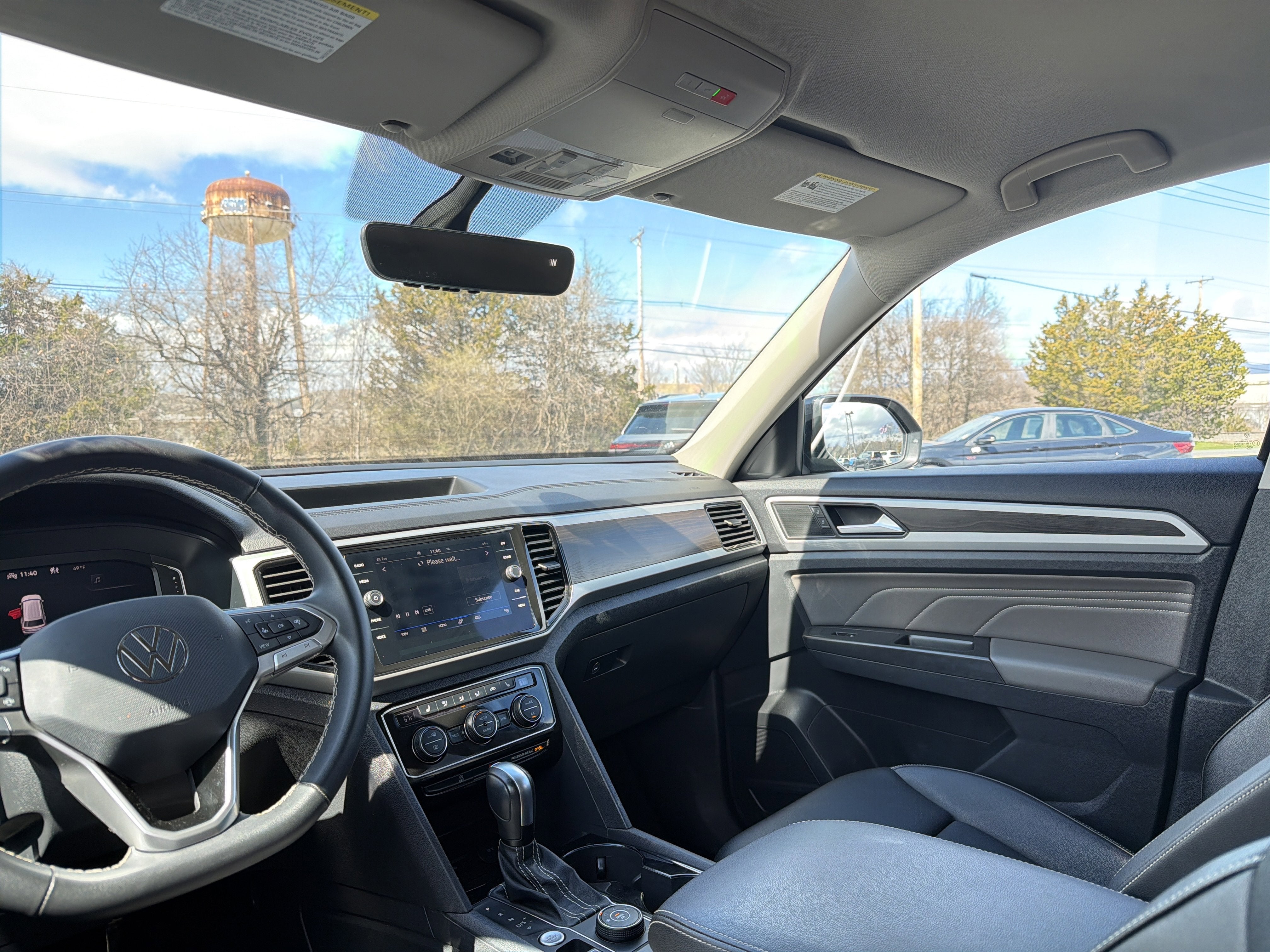 2023 Volkswagen Atlas 3.6L V6 SE w/Technology