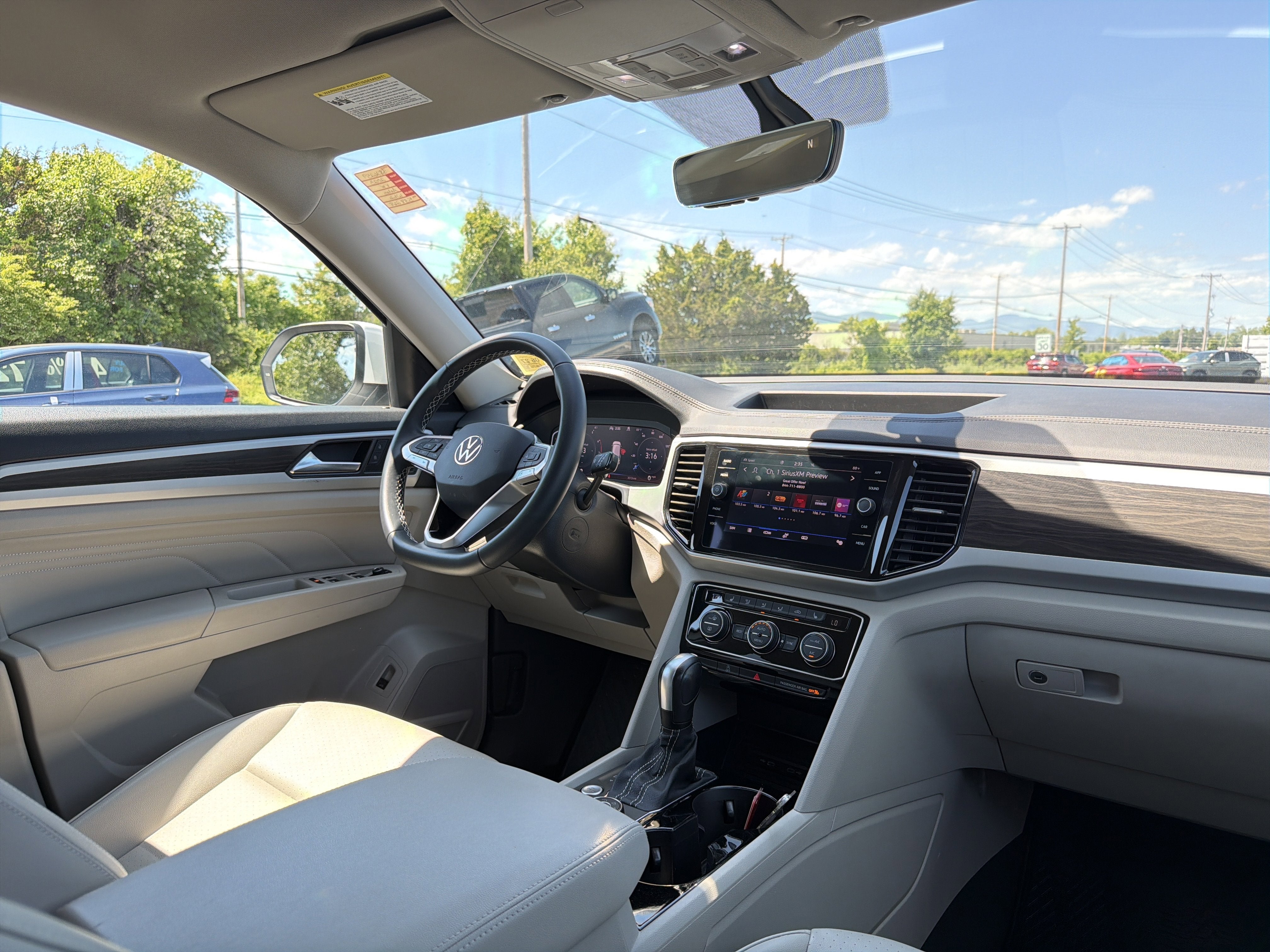 2023 Volkswagen Atlas 3.6L V6 SE w/Technology