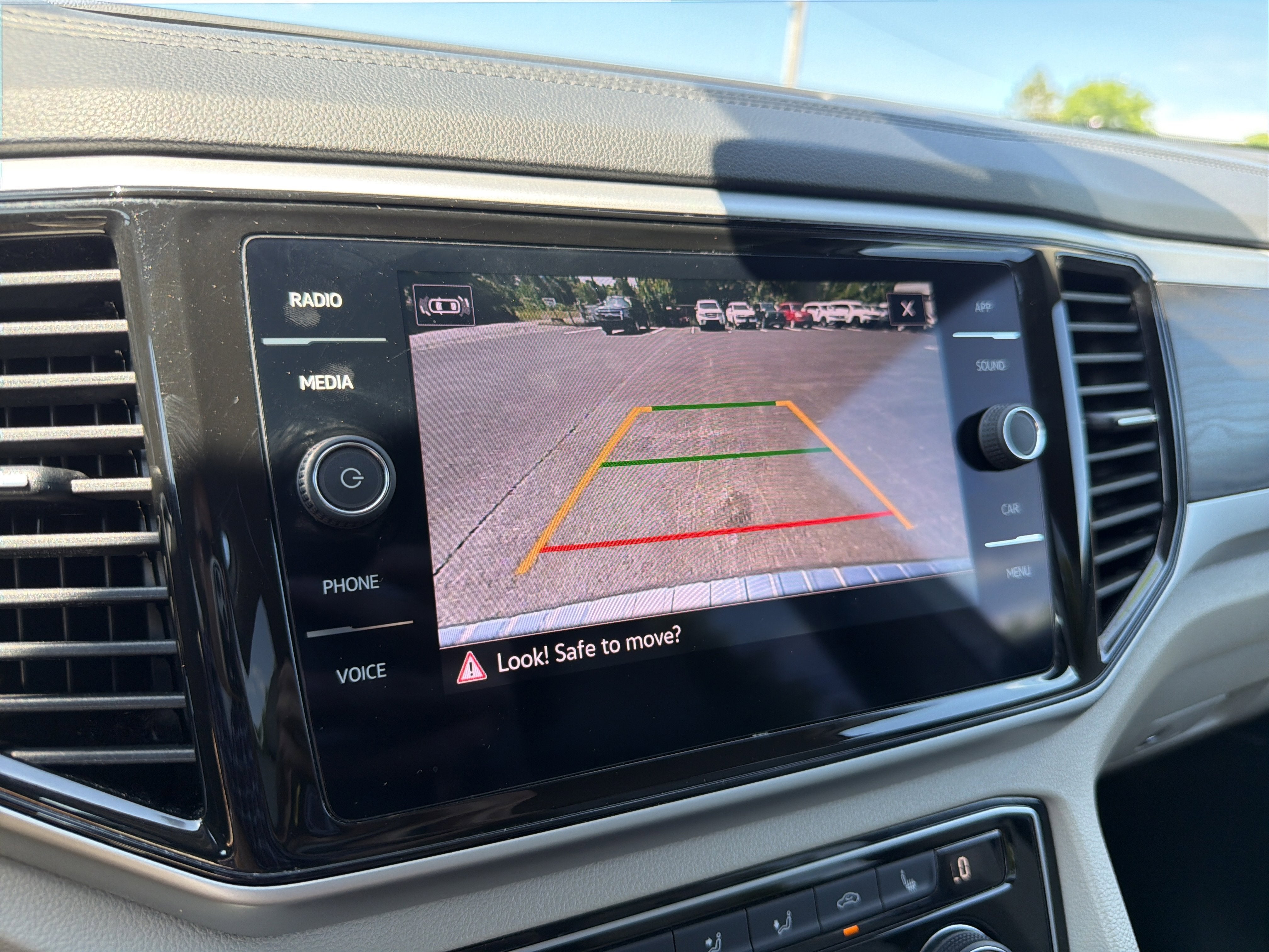 2023 Volkswagen Atlas 3.6L V6 SE w/Technology