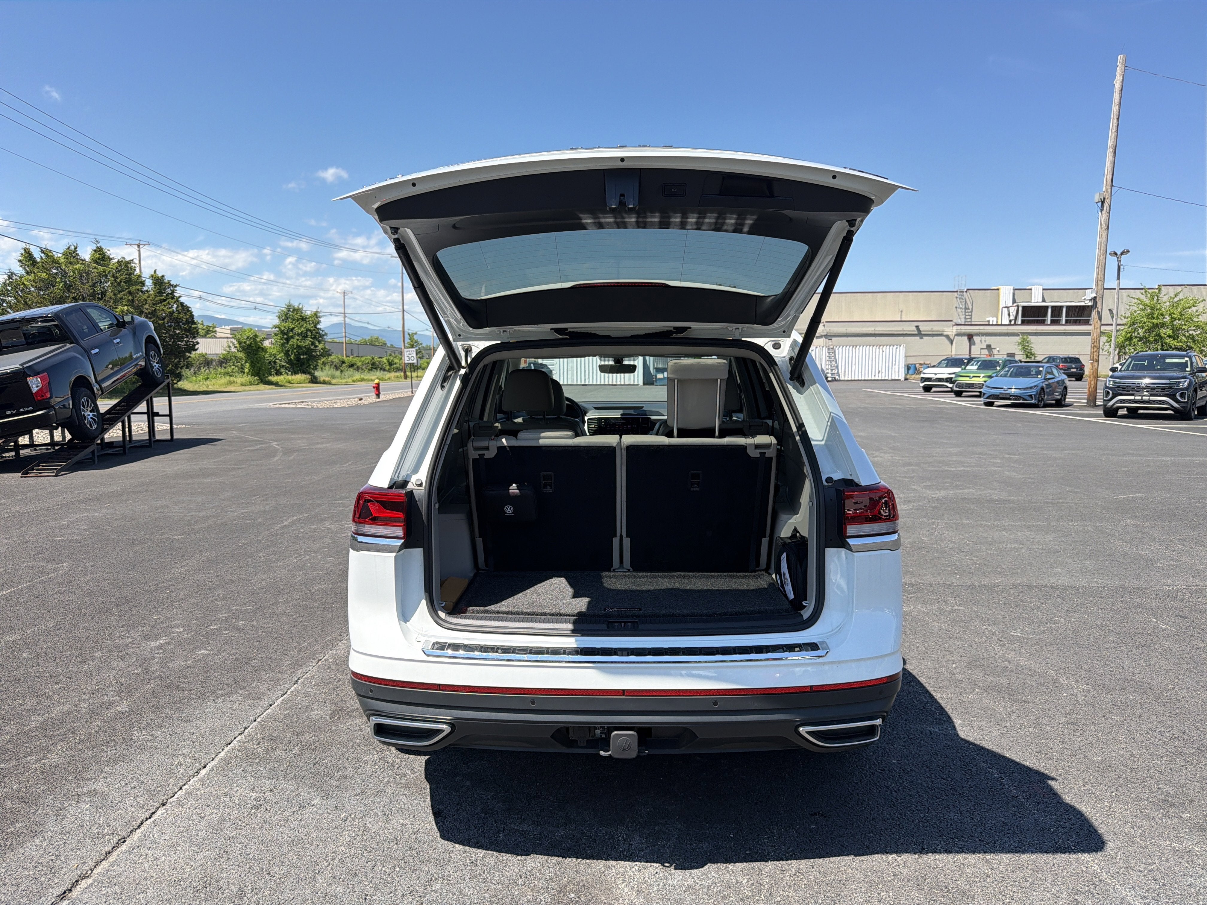 2023 Volkswagen Atlas 3.6L V6 SE w/Technology