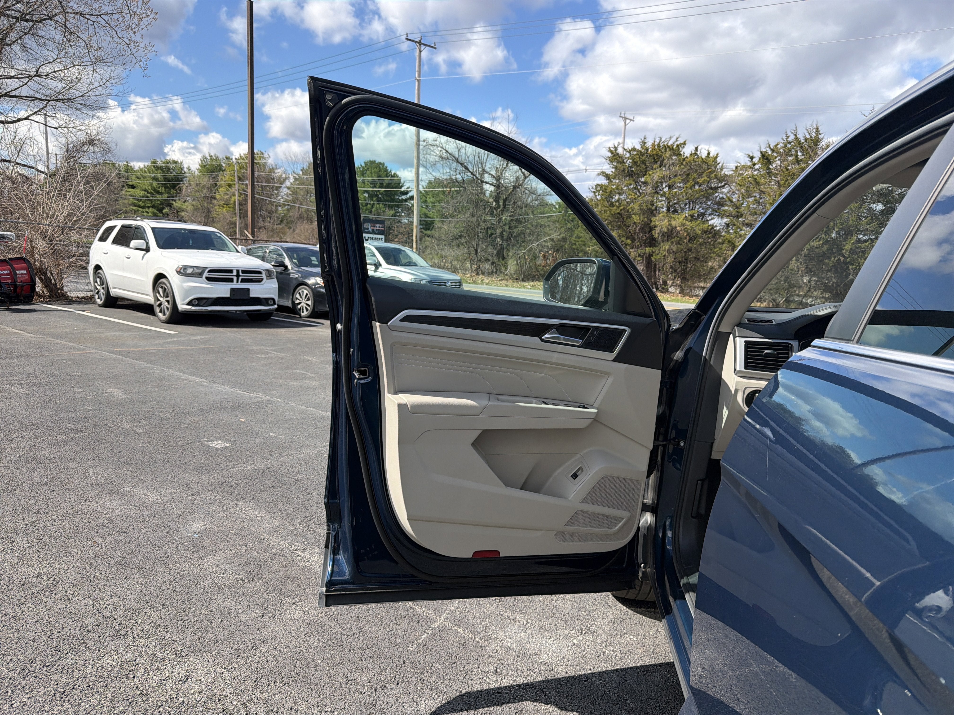 2023 Volkswagen Atlas 3.6L V6 SE w/Technology