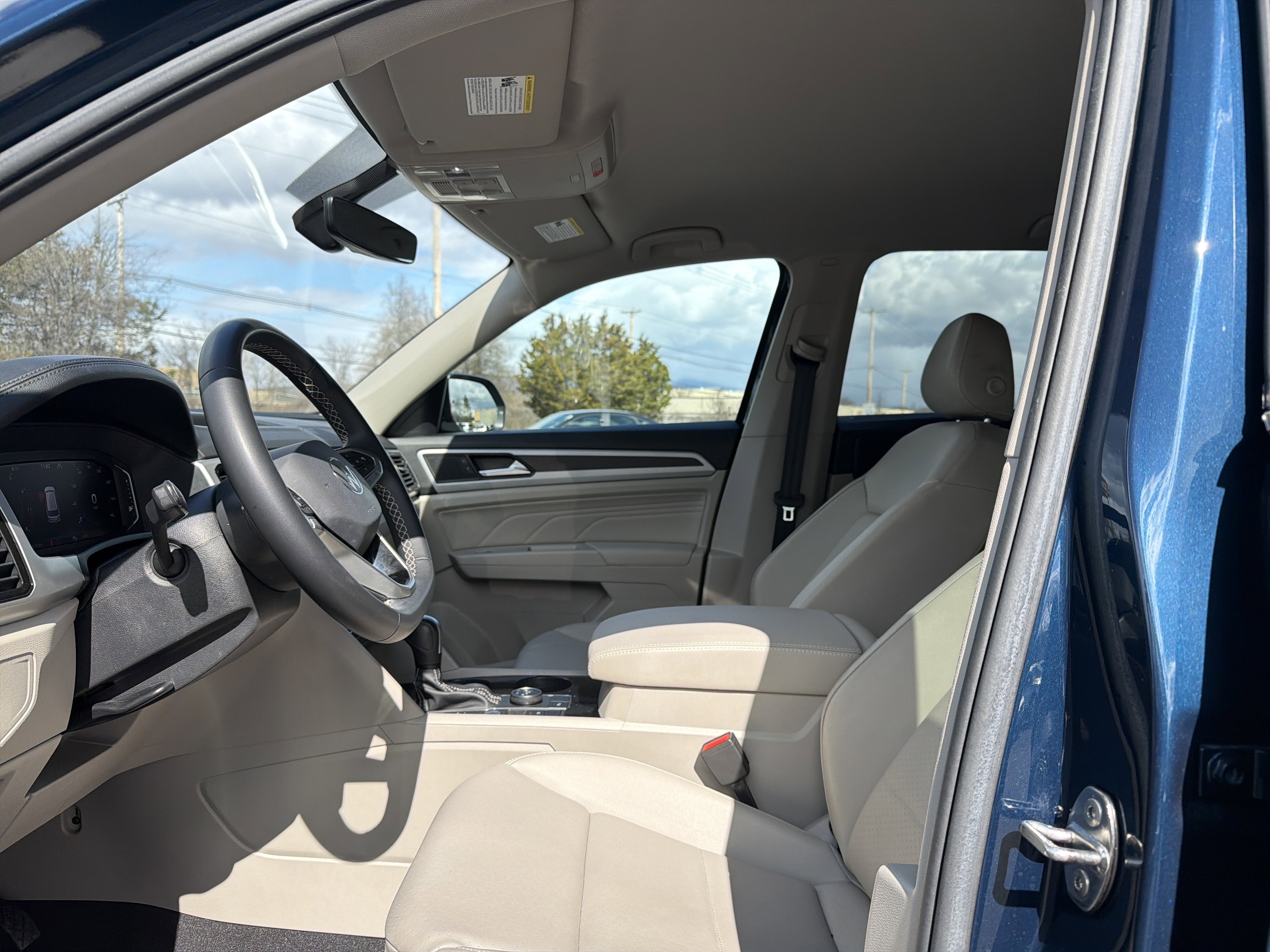 2023 Volkswagen Atlas 3.6L V6 SE w/Technology