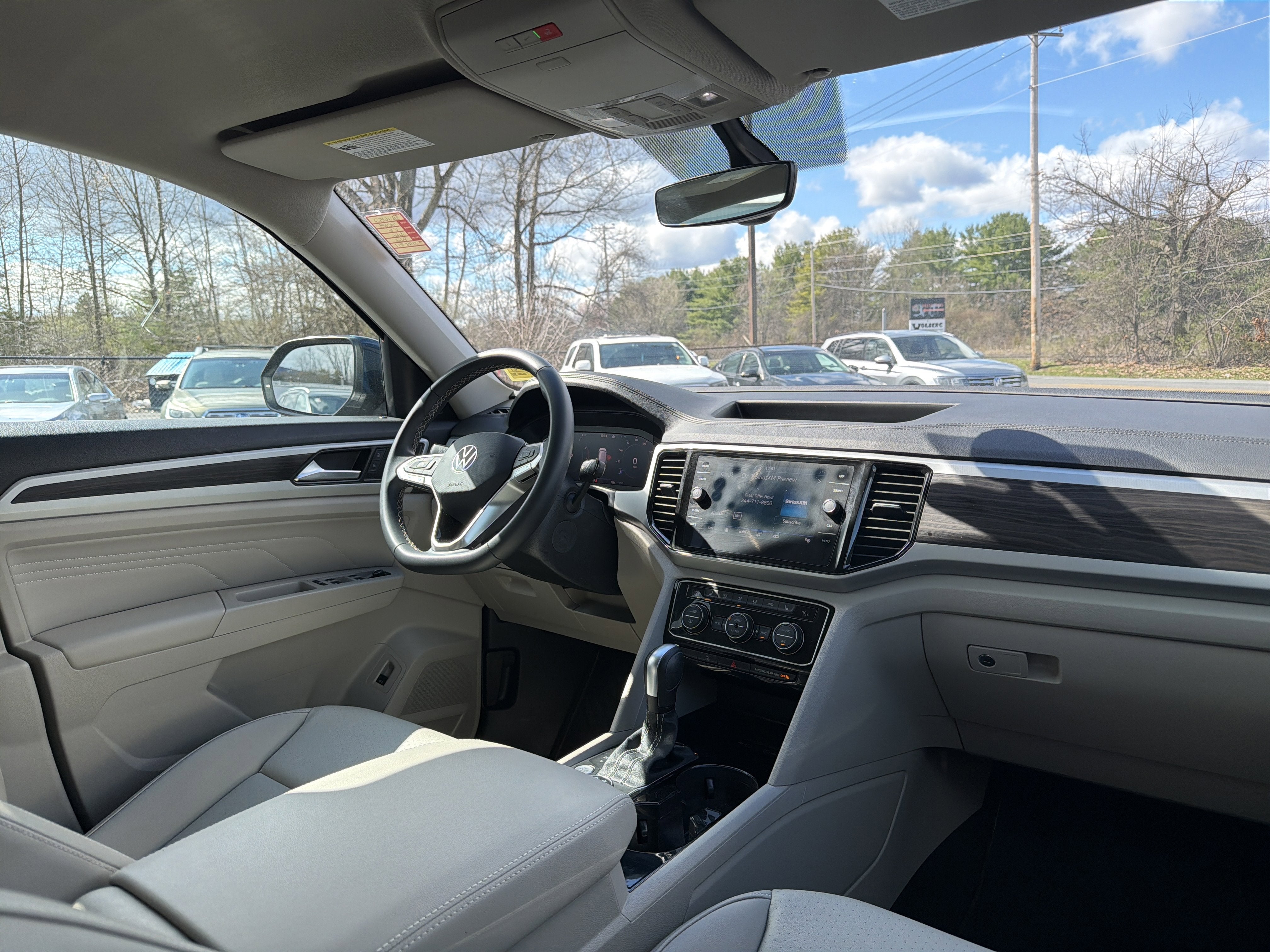 2023 Volkswagen Atlas 3.6L V6 SE w/Technology