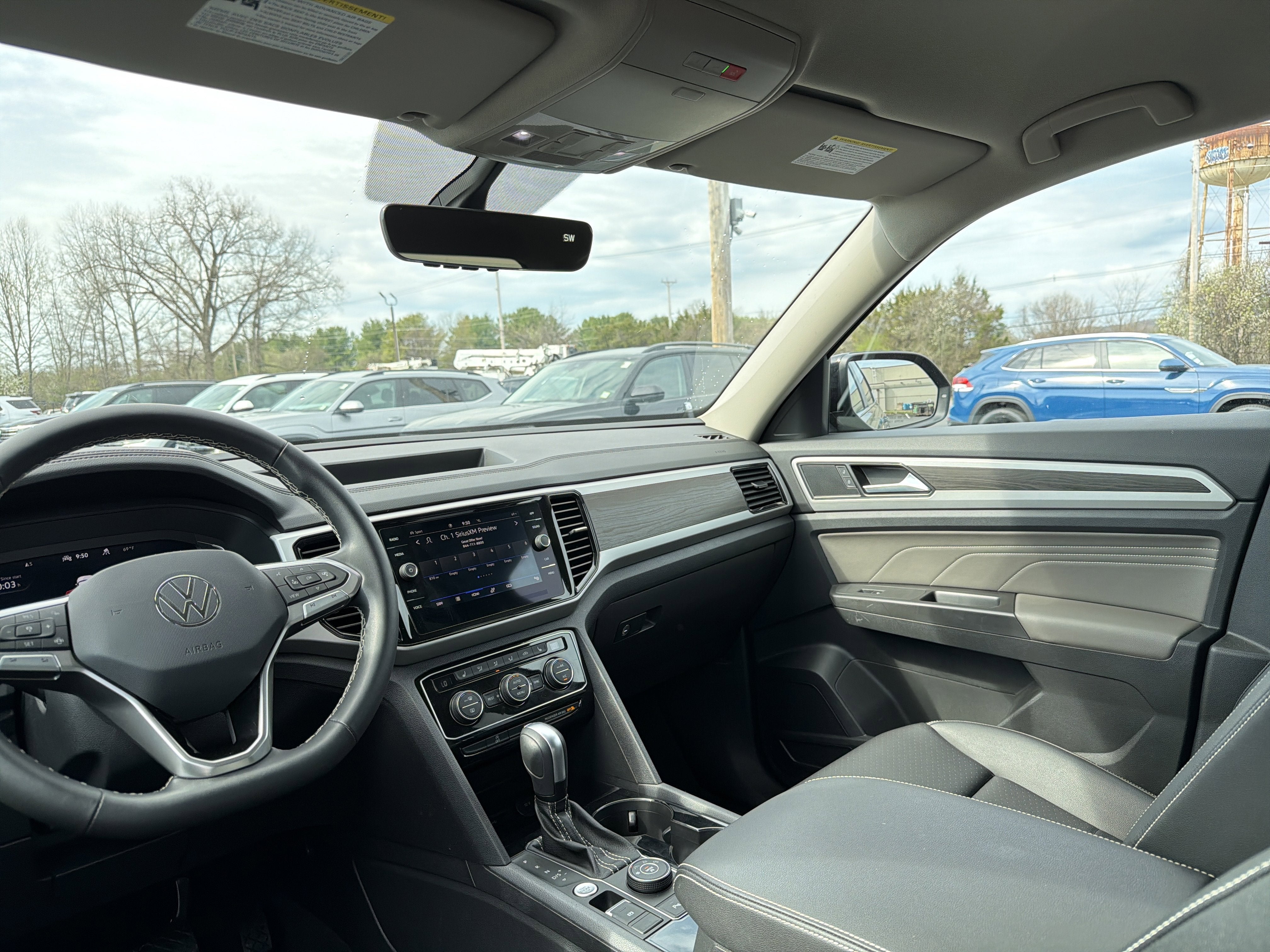 2023 Volkswagen Atlas 3.6L V6 SE w/Technology