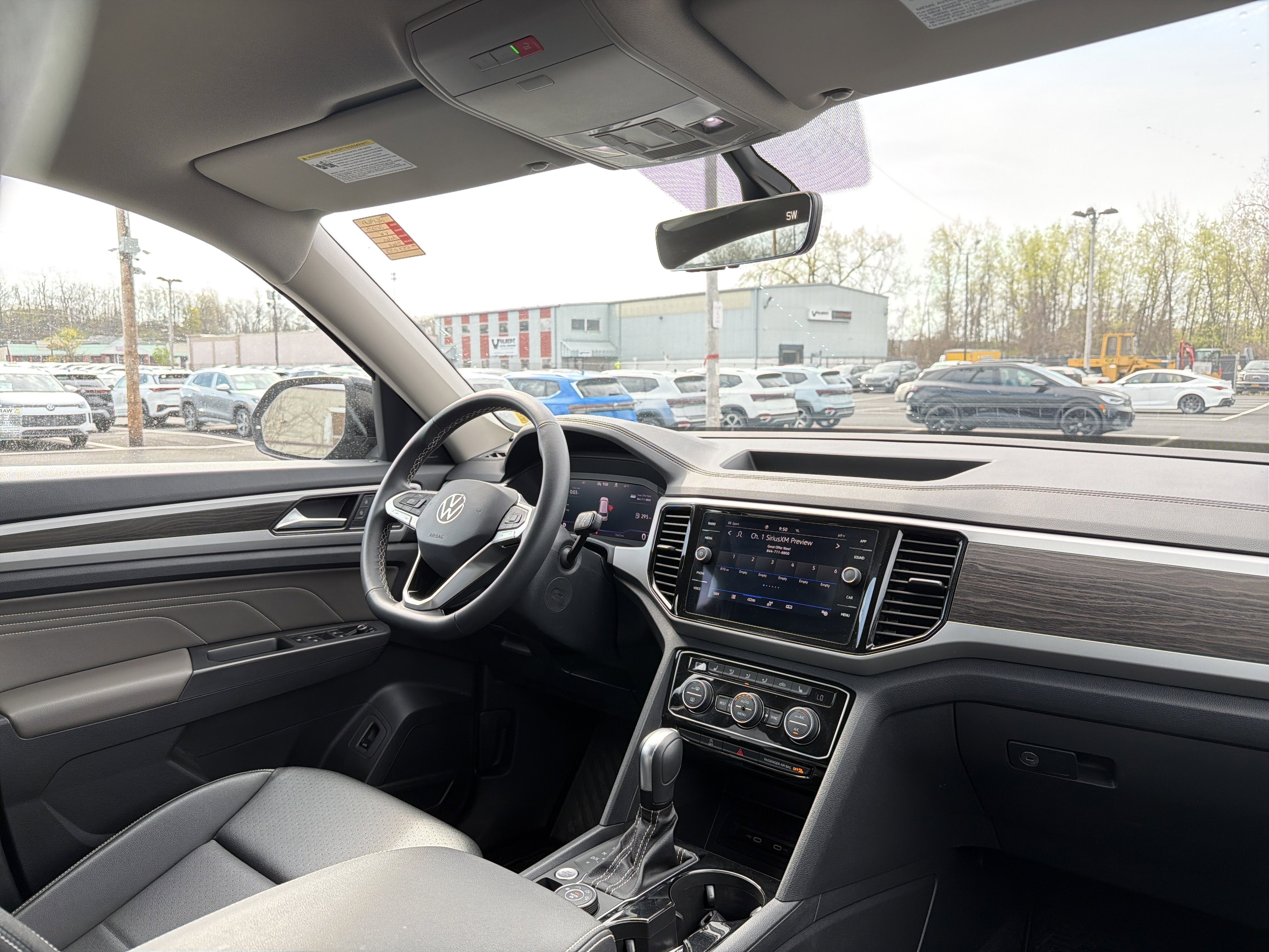 2023 Volkswagen Atlas 3.6L V6 SE w/Technology