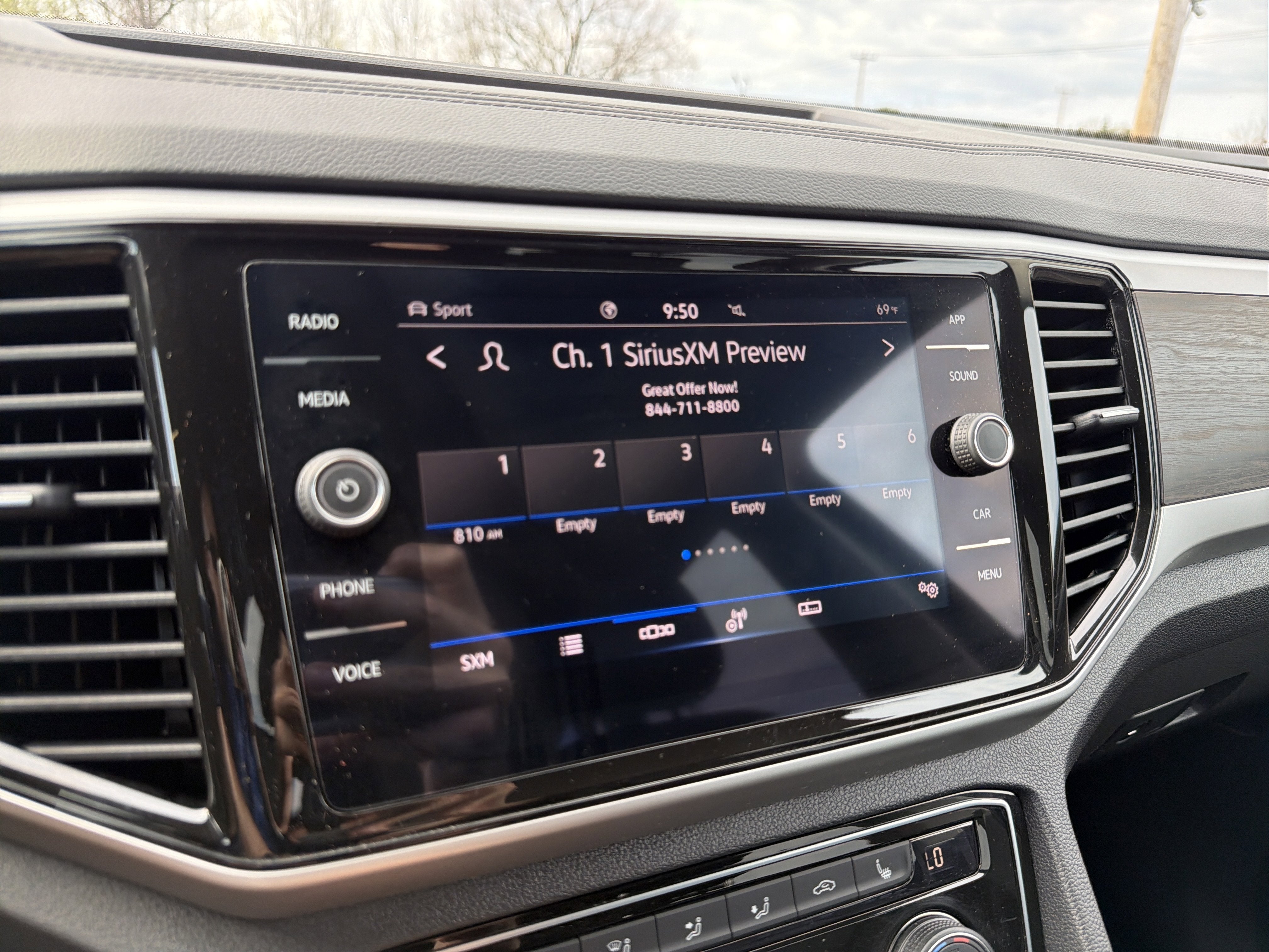 2023 Volkswagen Atlas 3.6L V6 SE w/Technology