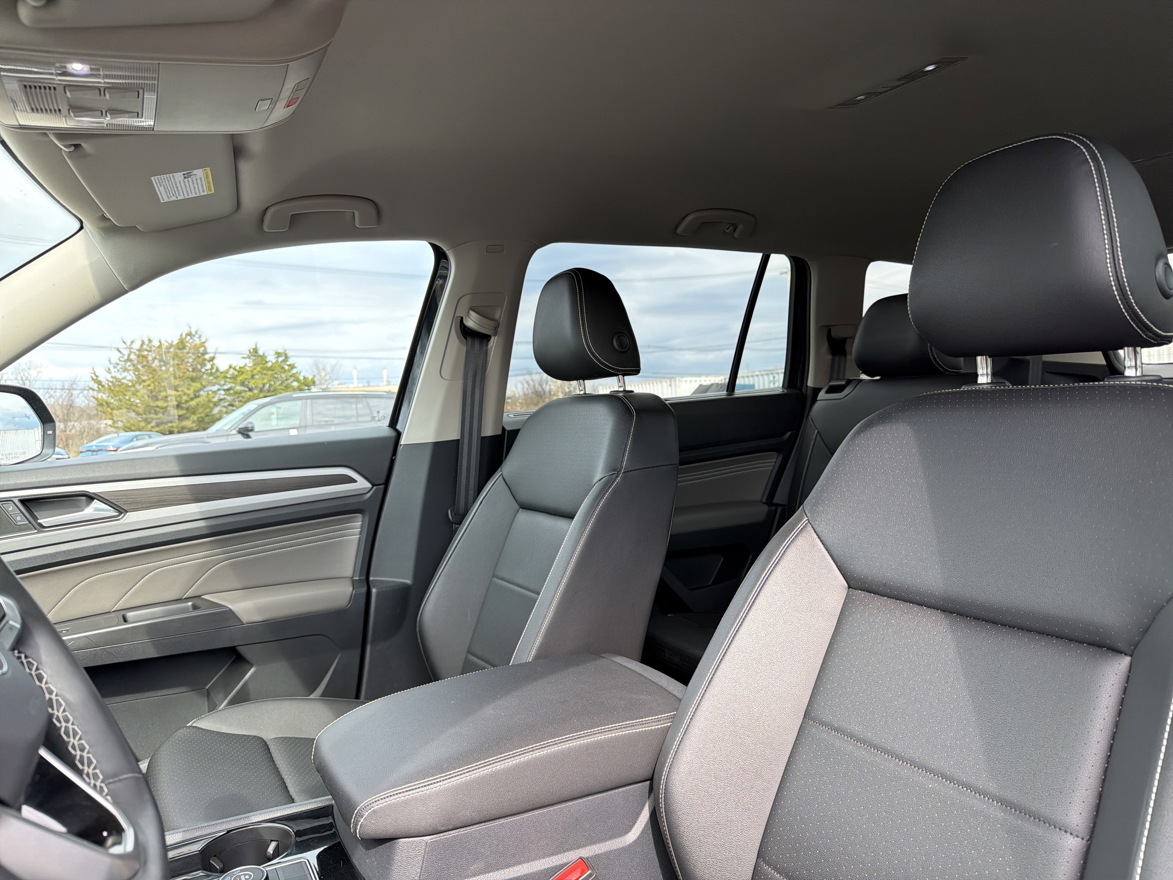 2023 Volkswagen Atlas 3.6L V6 SE w/Technology