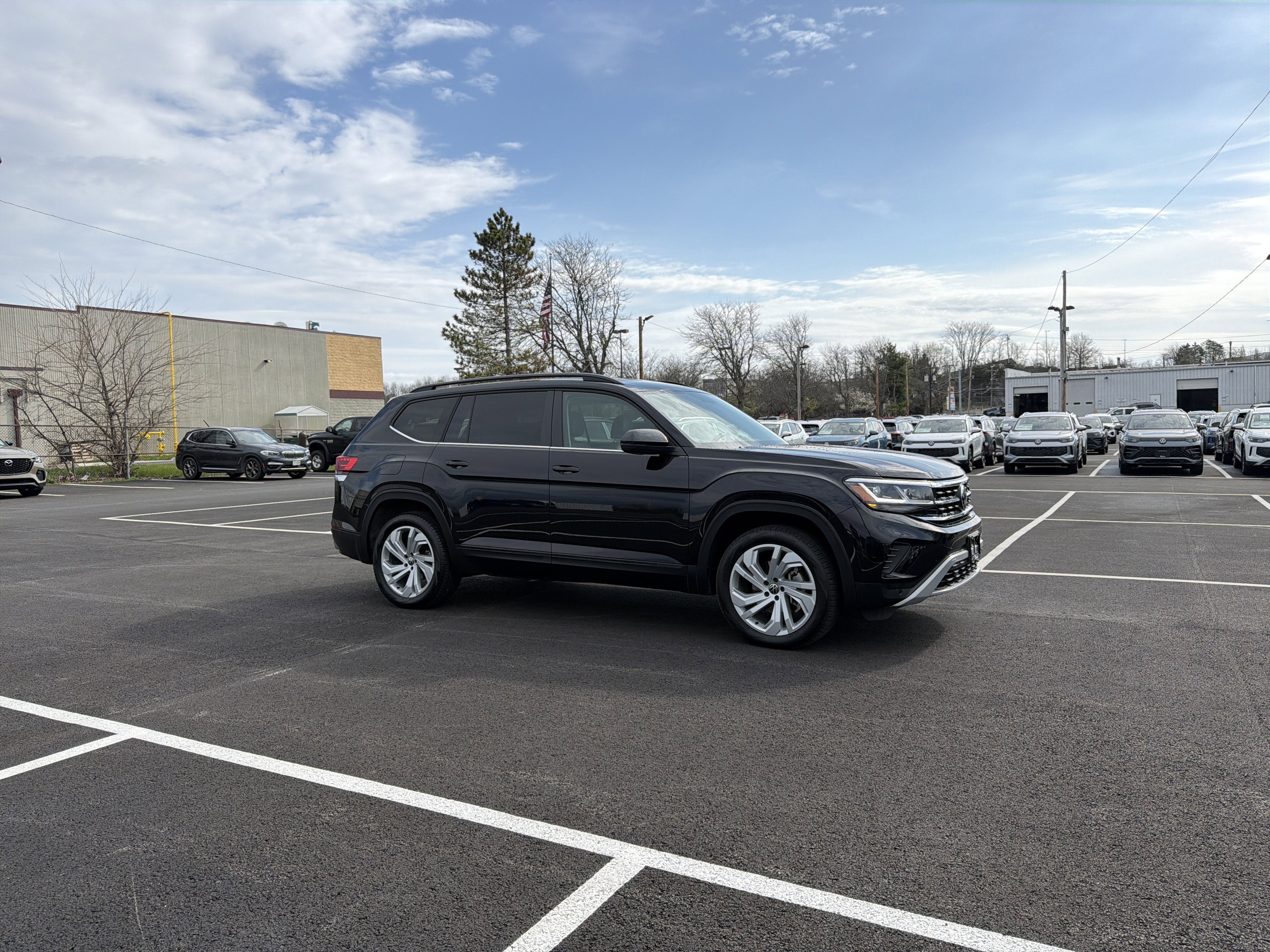 2023 Volkswagen Atlas 3.6L V6 SE w/Technology