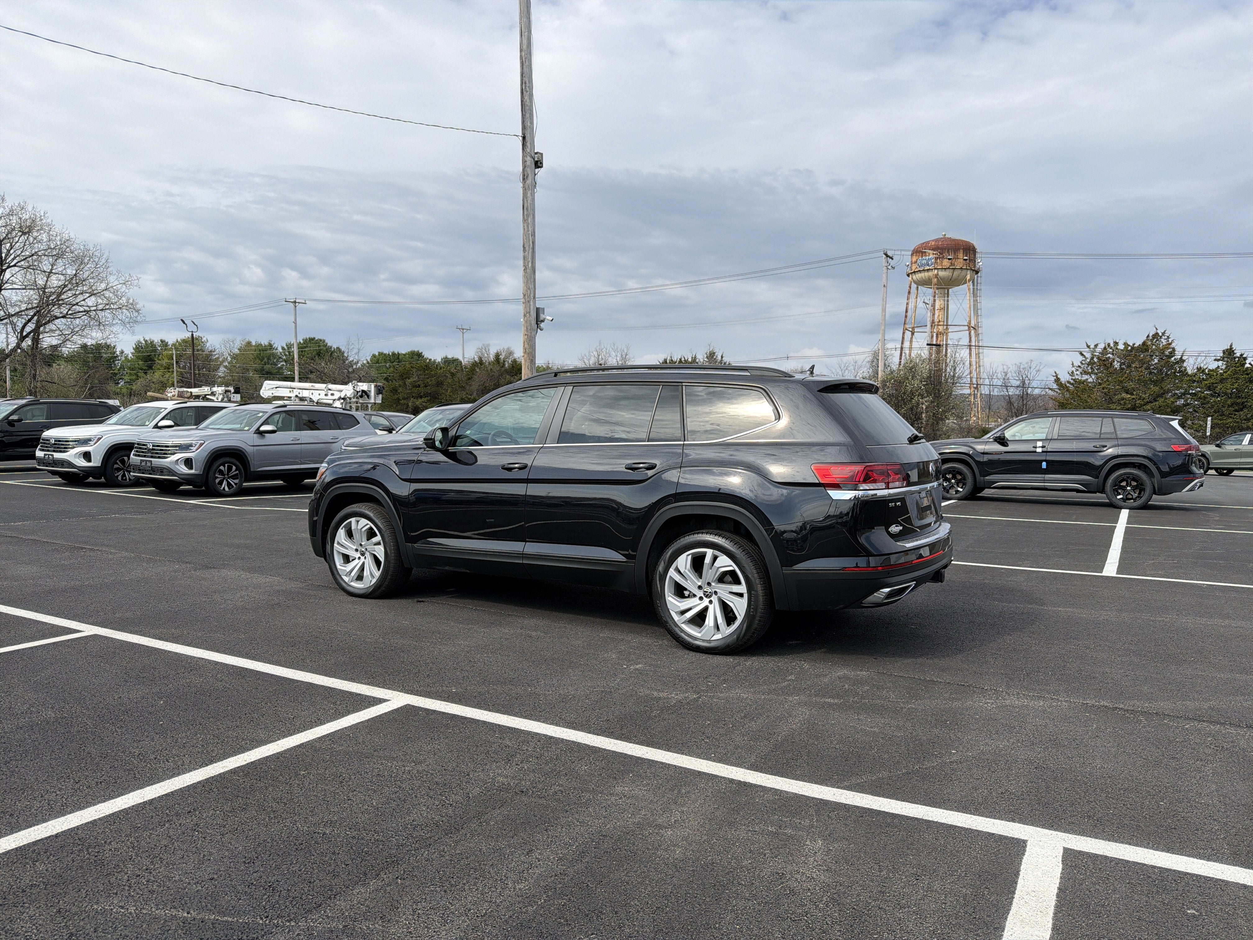 2023 Volkswagen Atlas 3.6L V6 SE w/Technology
