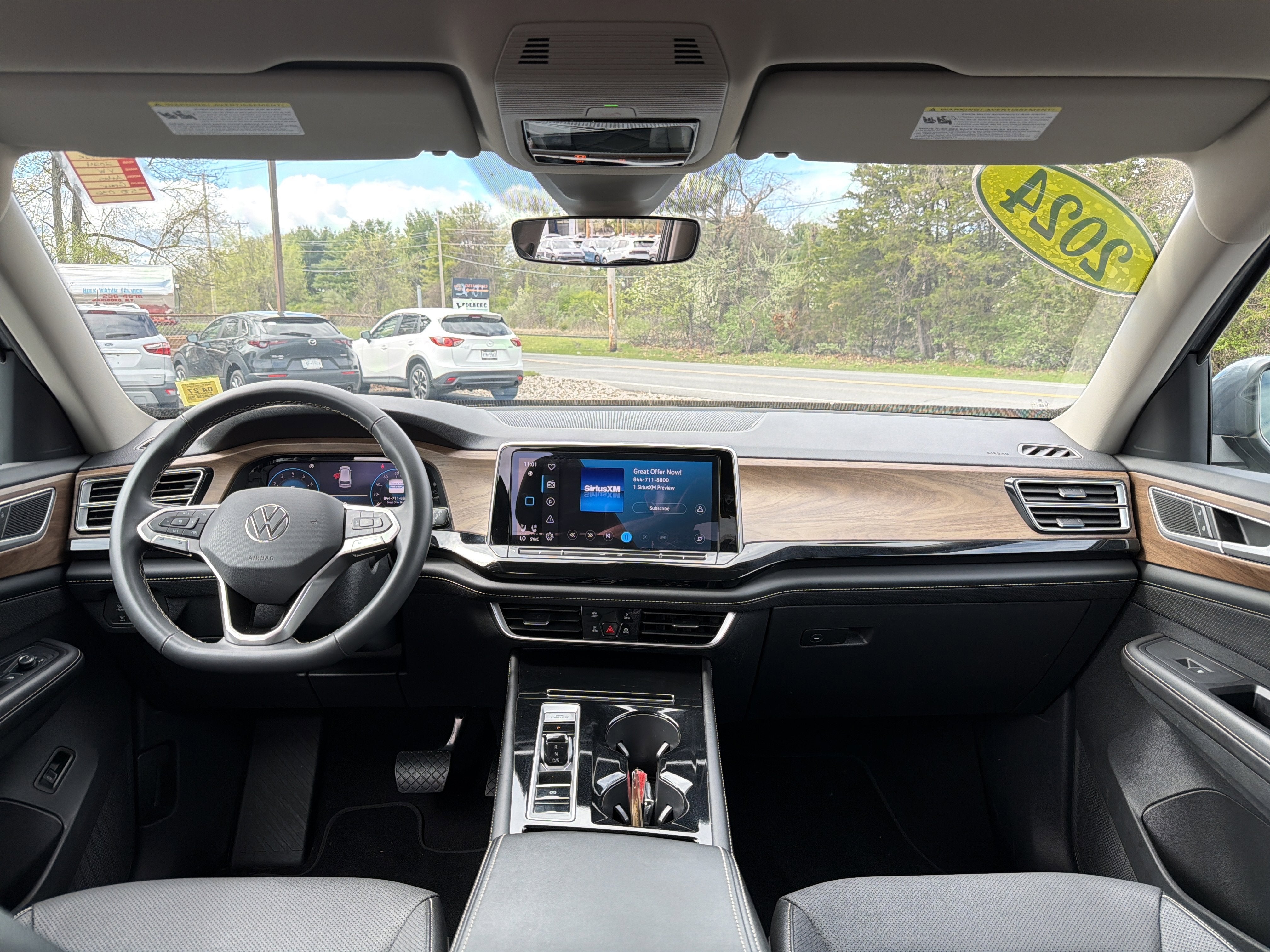 2024 Volkswagen Atlas 2.0T SE w/Technology