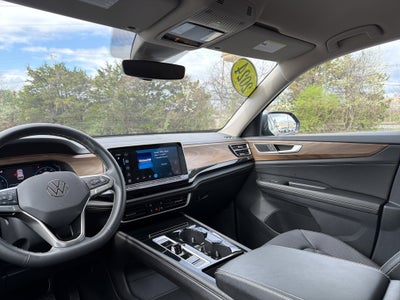 2024 Volkswagen Atlas 2.0T SE w/Technology