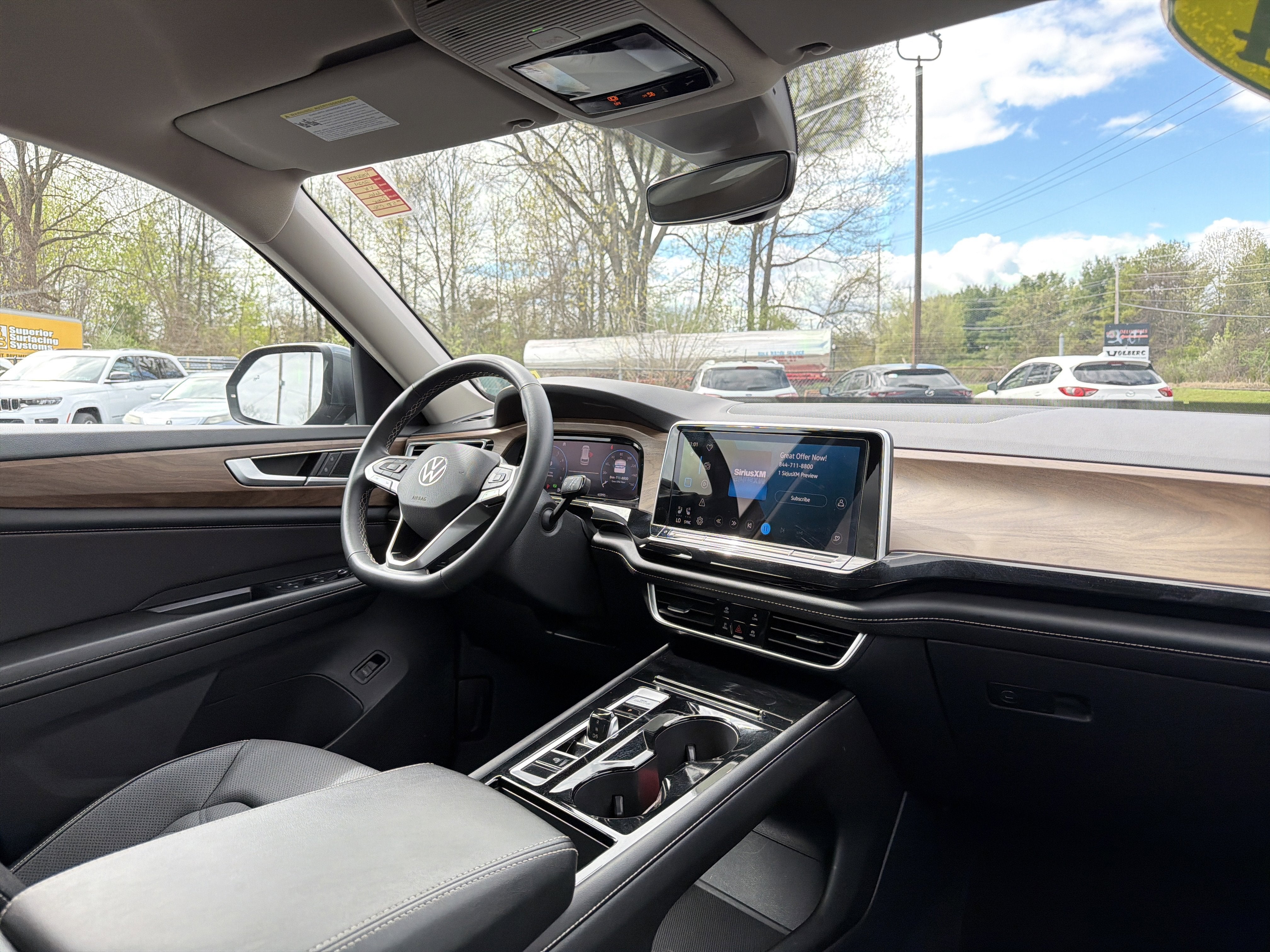 2024 Volkswagen Atlas 2.0T SE w/Technology