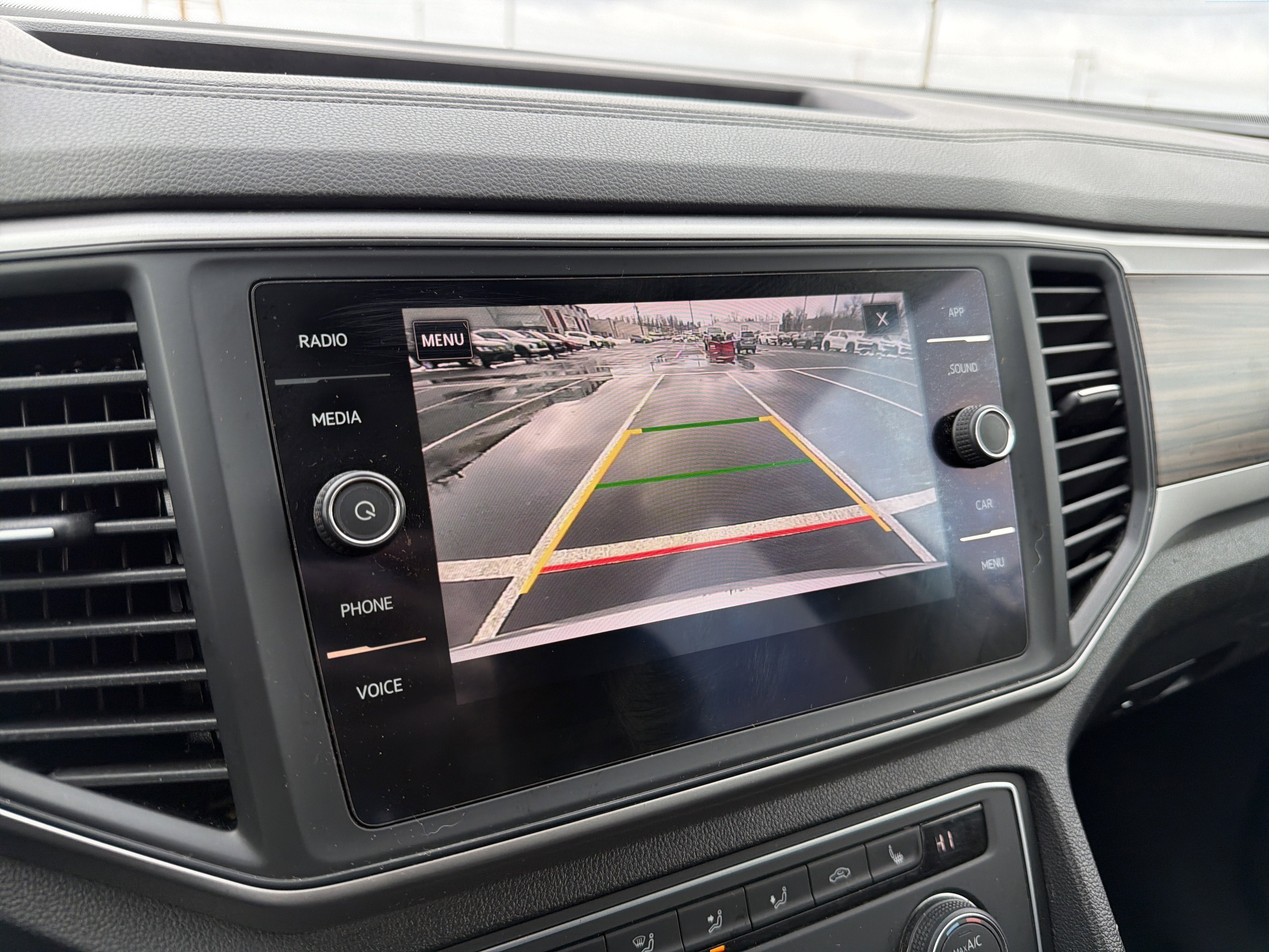 2021 Volkswagen Atlas 3.6L V6 SE w/Technology