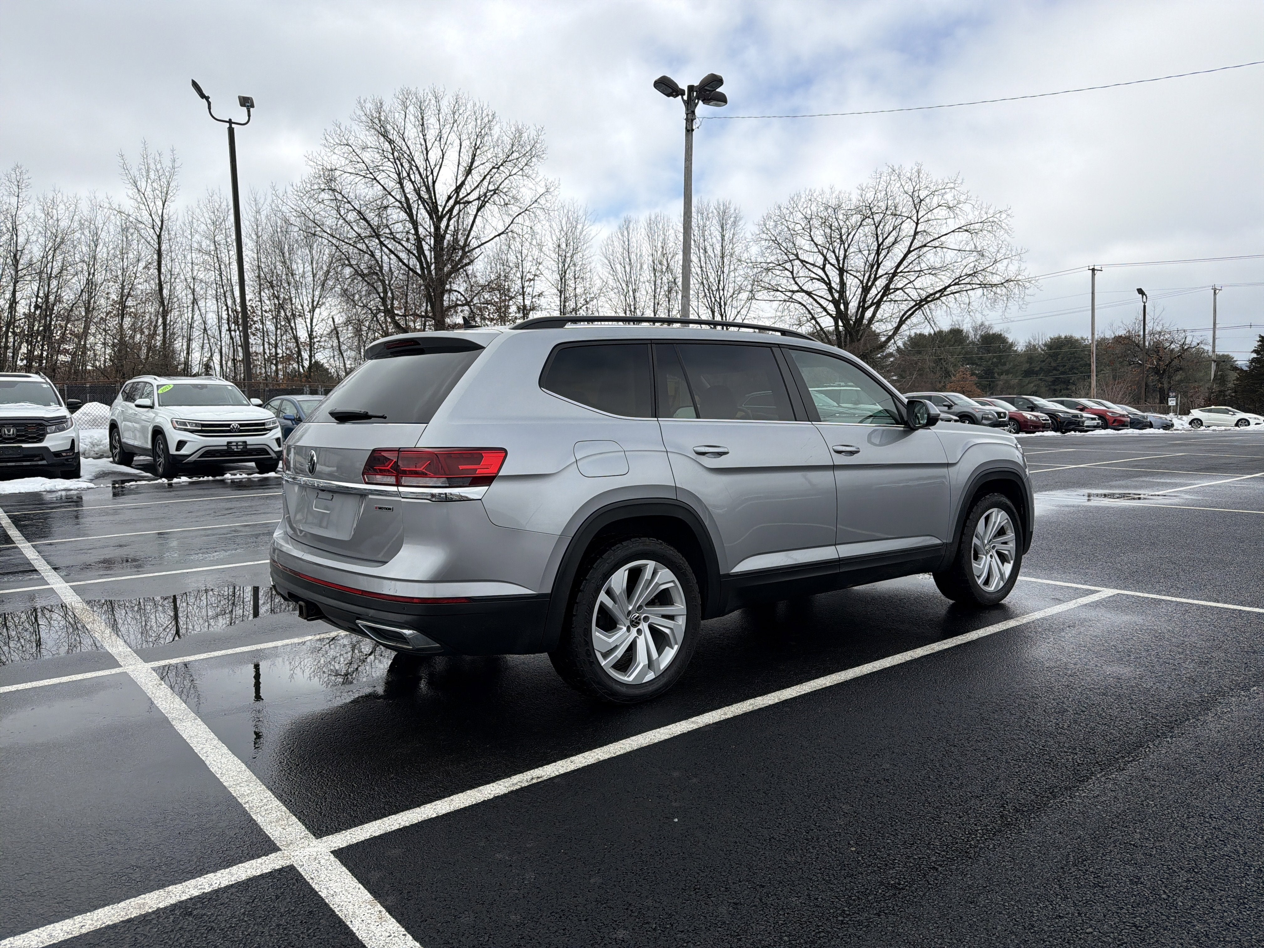 2021 Volkswagen Atlas 3.6L V6 SE w/Technology