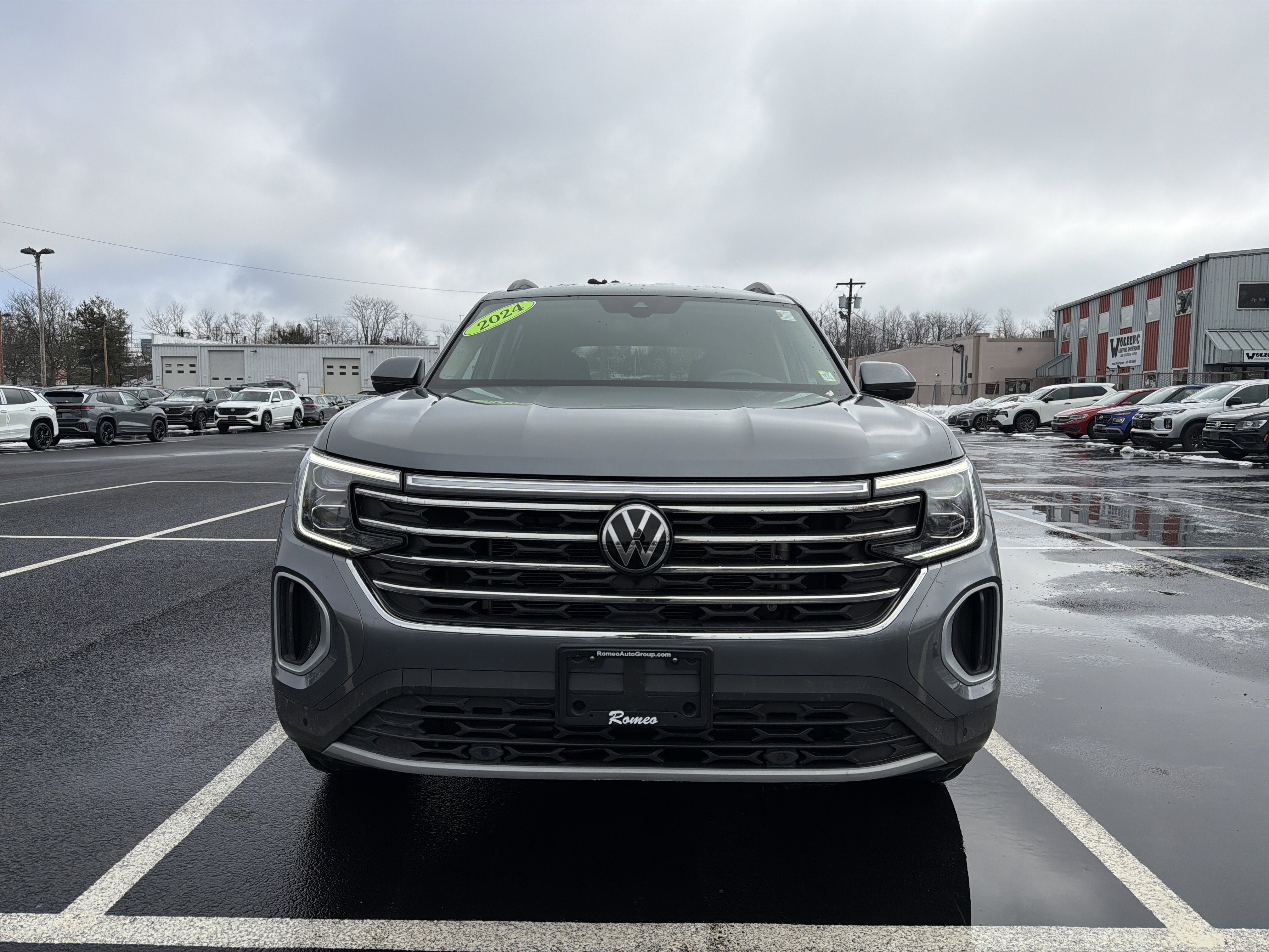 2024 Volkswagen Atlas 2.0T SE w/Technology