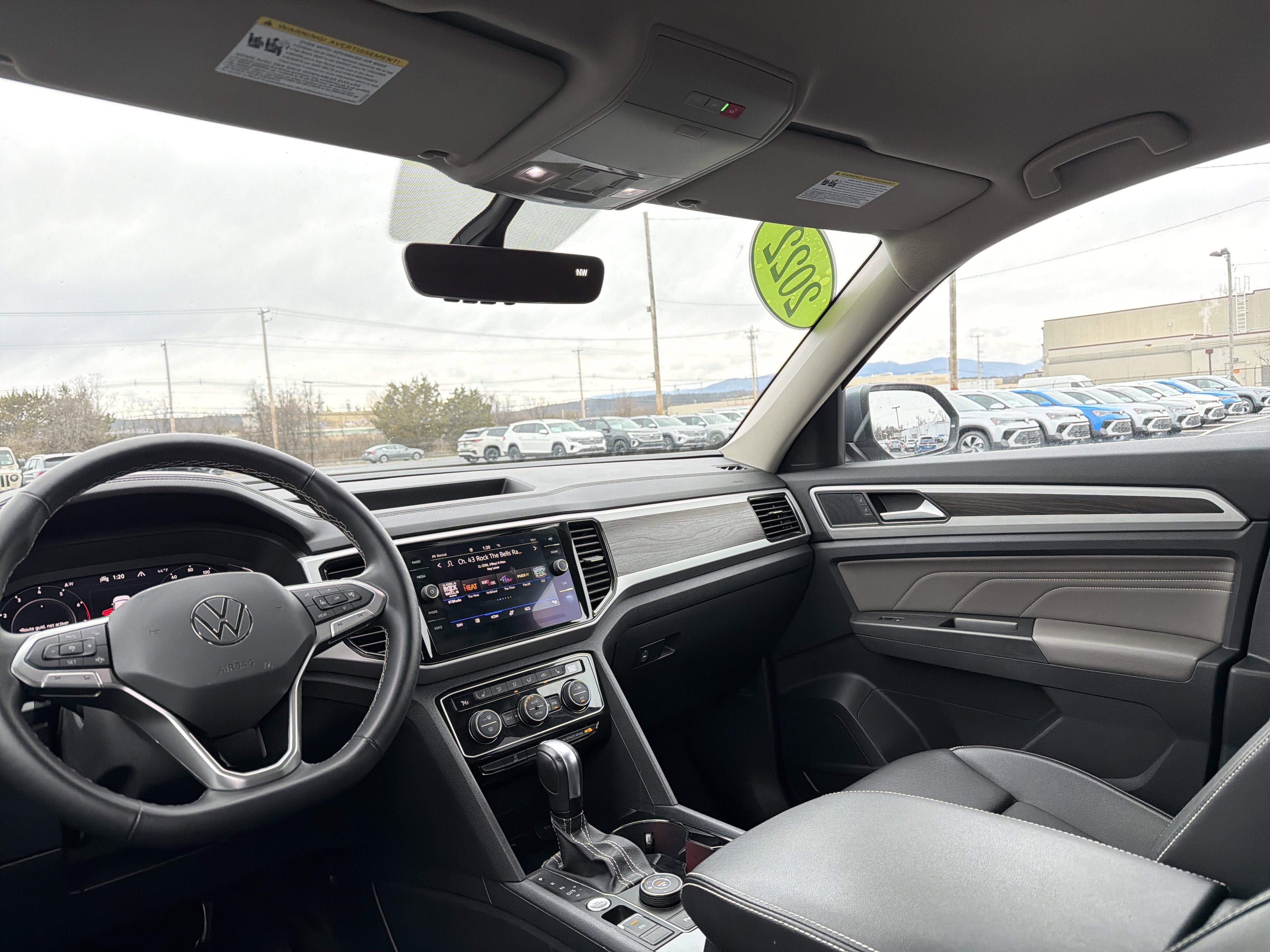 2022 Volkswagen Atlas 3.6L V6 SE w/Technology