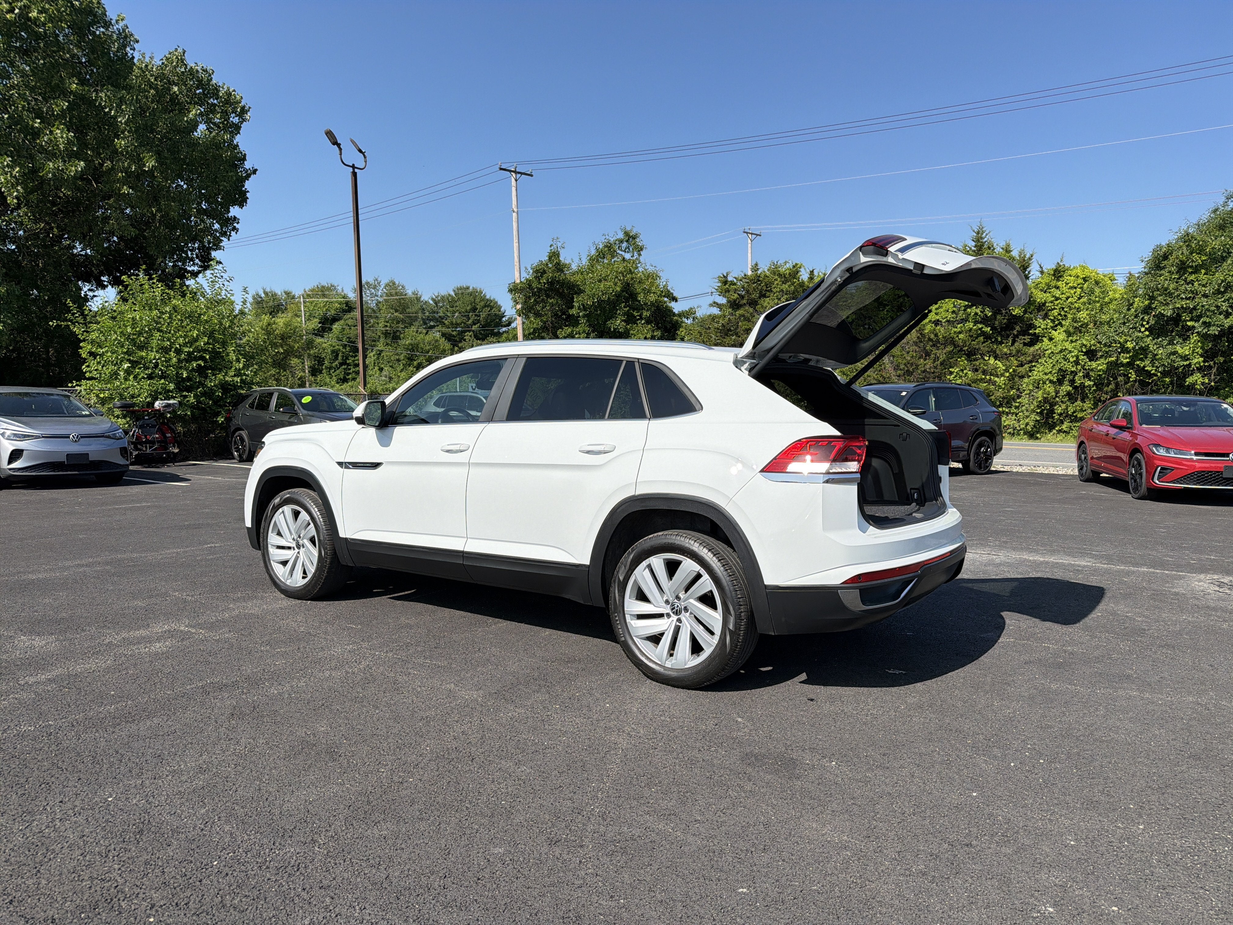 2023 Volkswagen Atlas Cross Sport 2.0T SE w/Technology