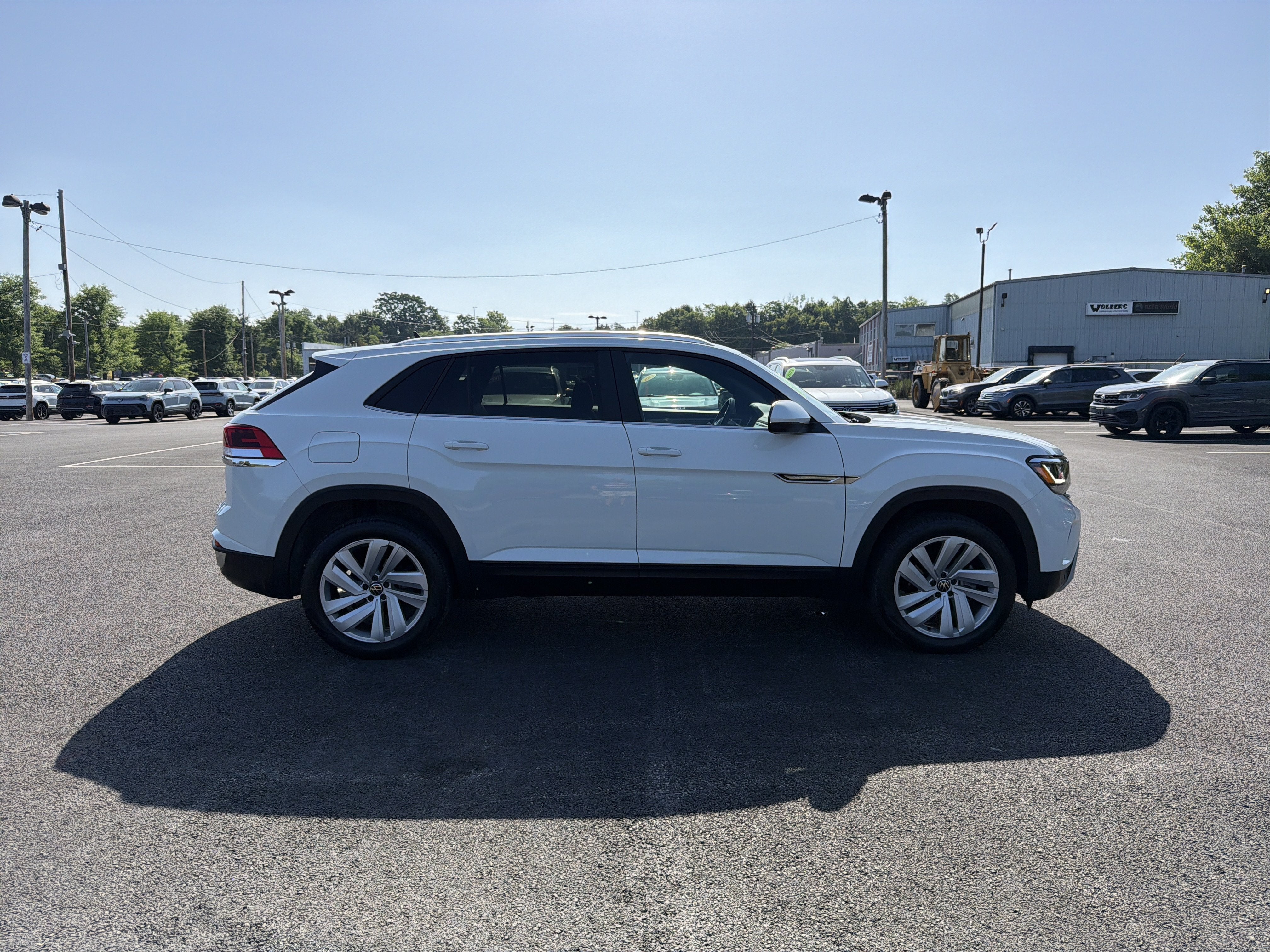 2023 Volkswagen Atlas Cross Sport 2.0T SE w/Technology