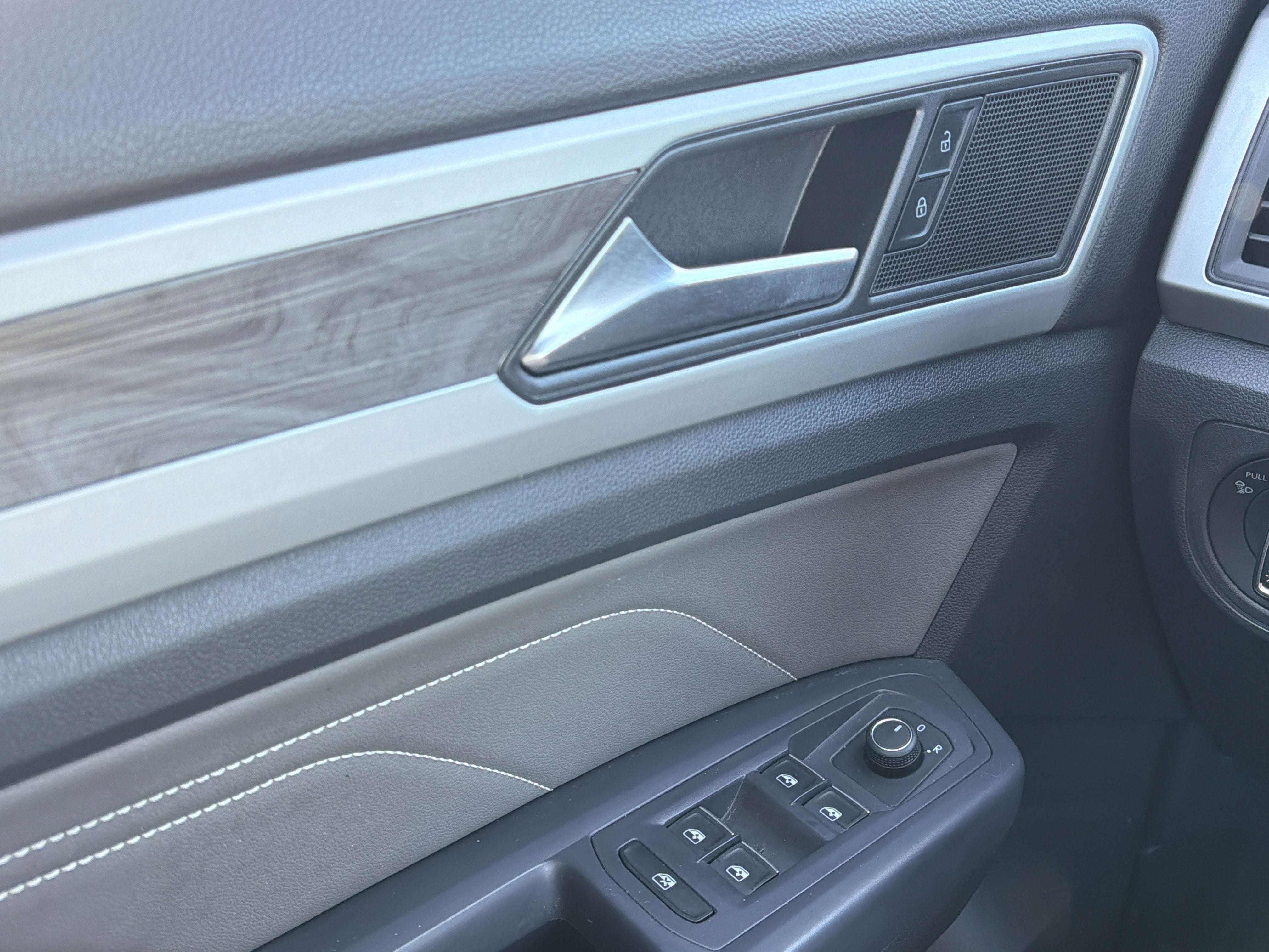 2021 Volkswagen Atlas Cross Sport 2.0T SE w/Technology