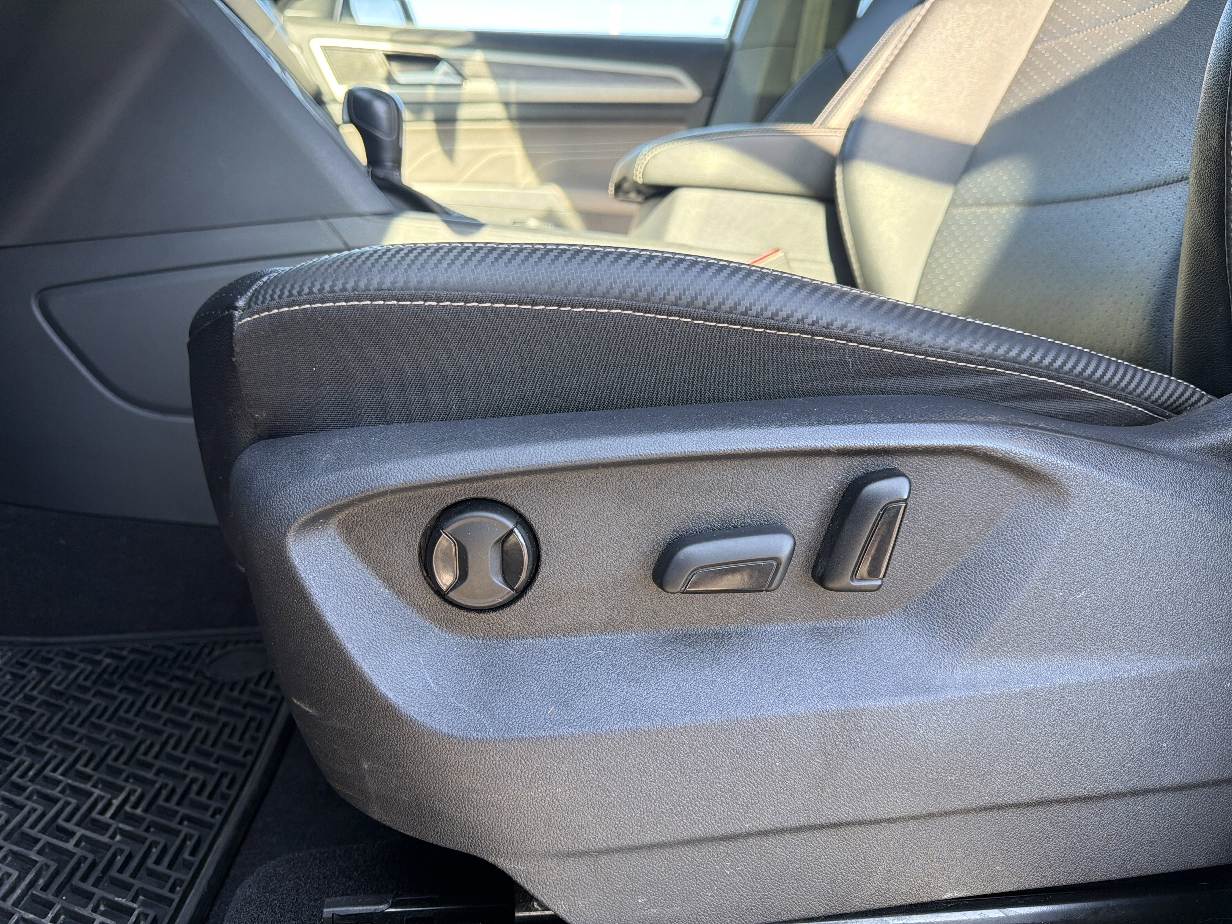 2021 Volkswagen Atlas Cross Sport 2.0T SE w/Technology