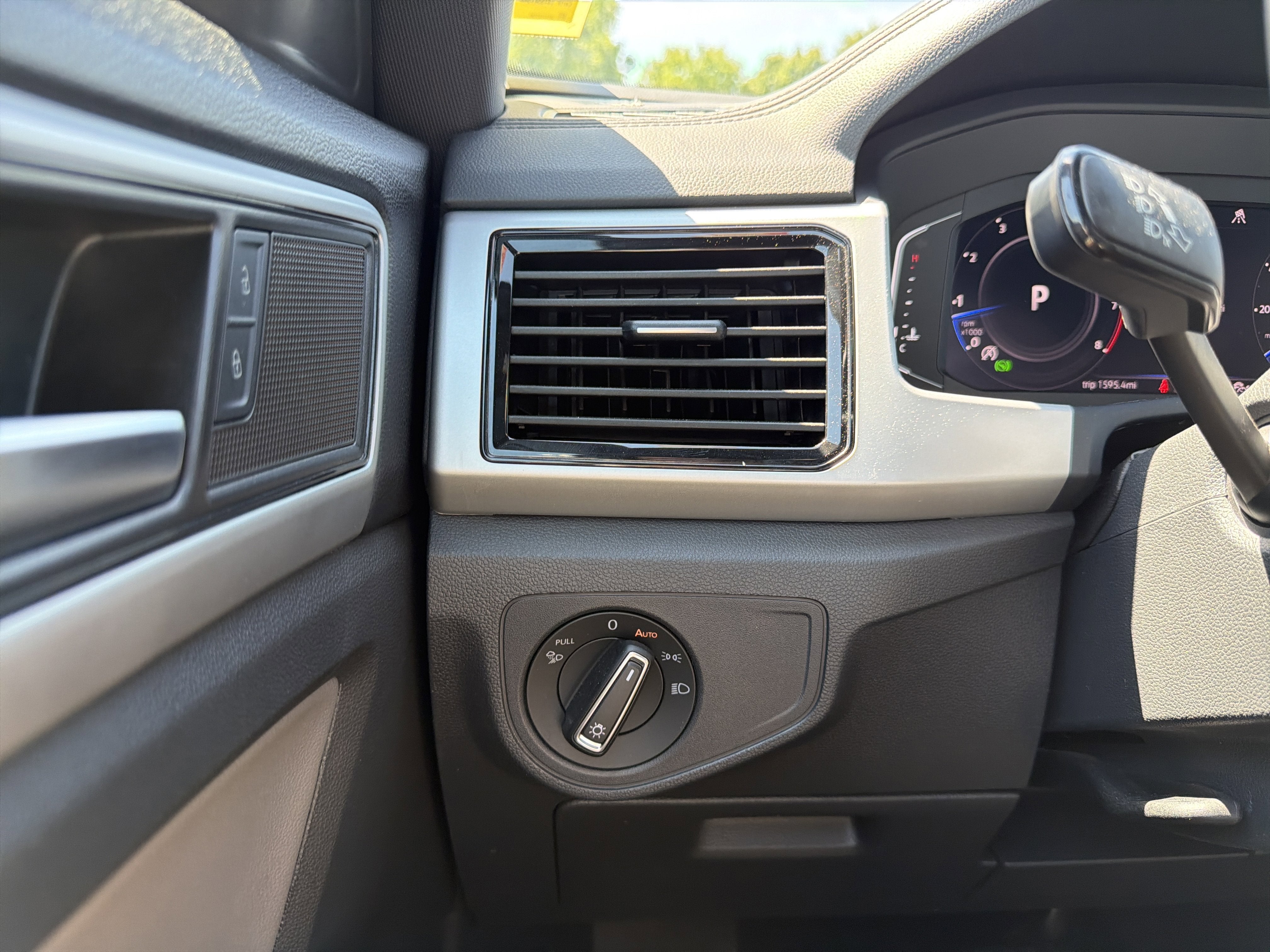 2023 Volkswagen Atlas Cross Sport 3.6L V6 SE w/Technology