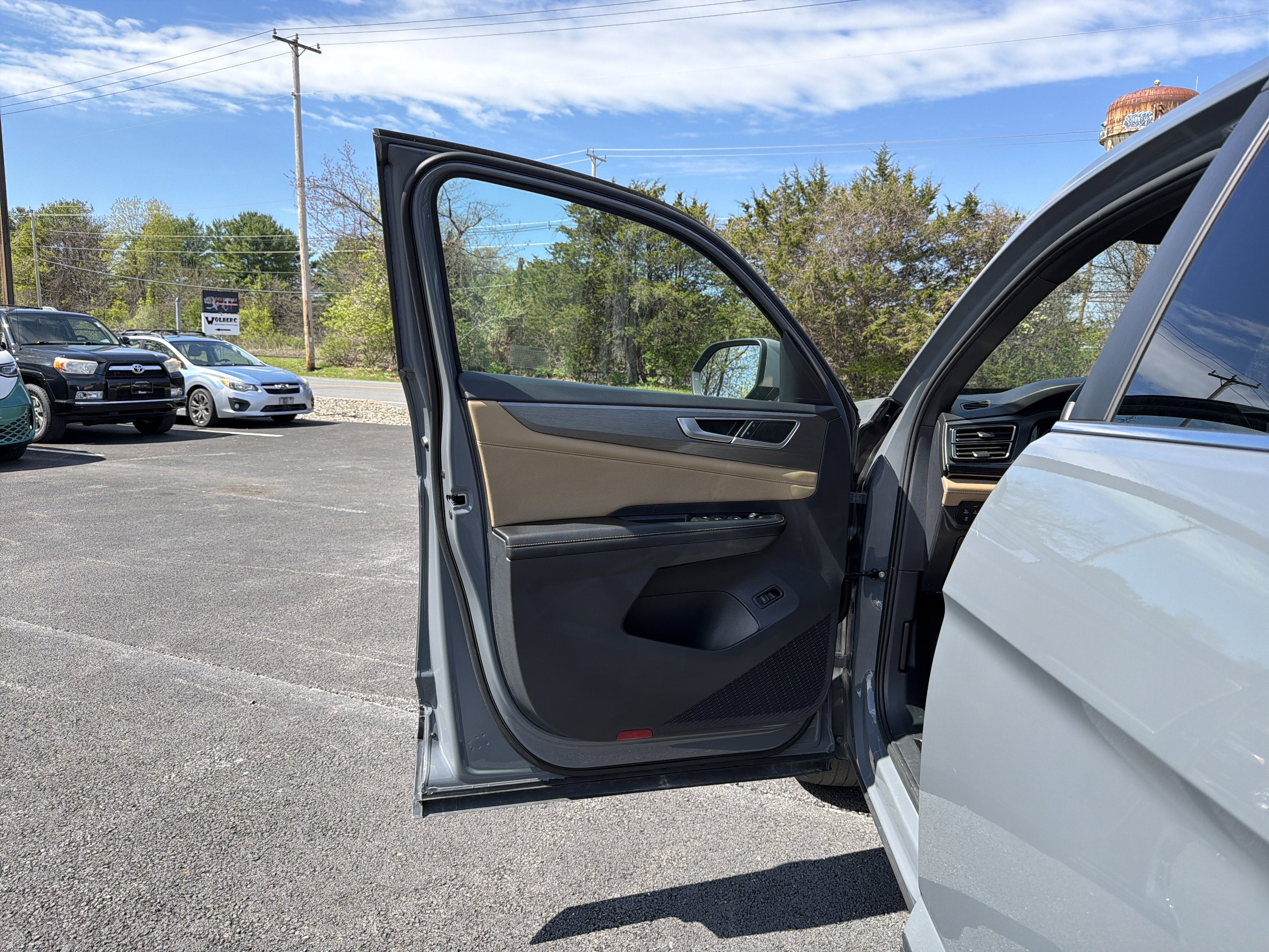 2025 Volkswagen Atlas Cross Sport 2.0T SE w/Technology