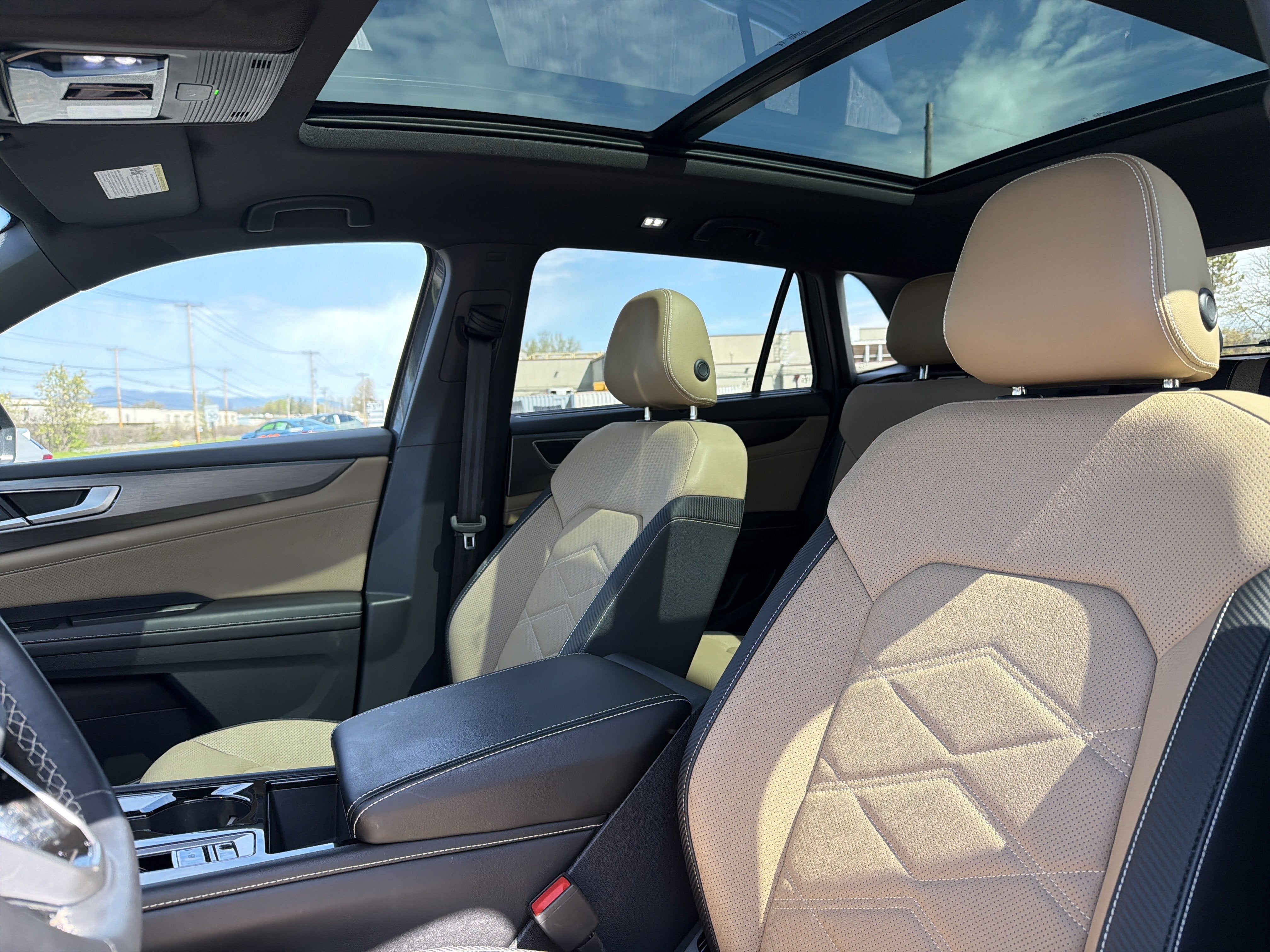 2025 Volkswagen Atlas Cross Sport 2.0T SE w/Technology