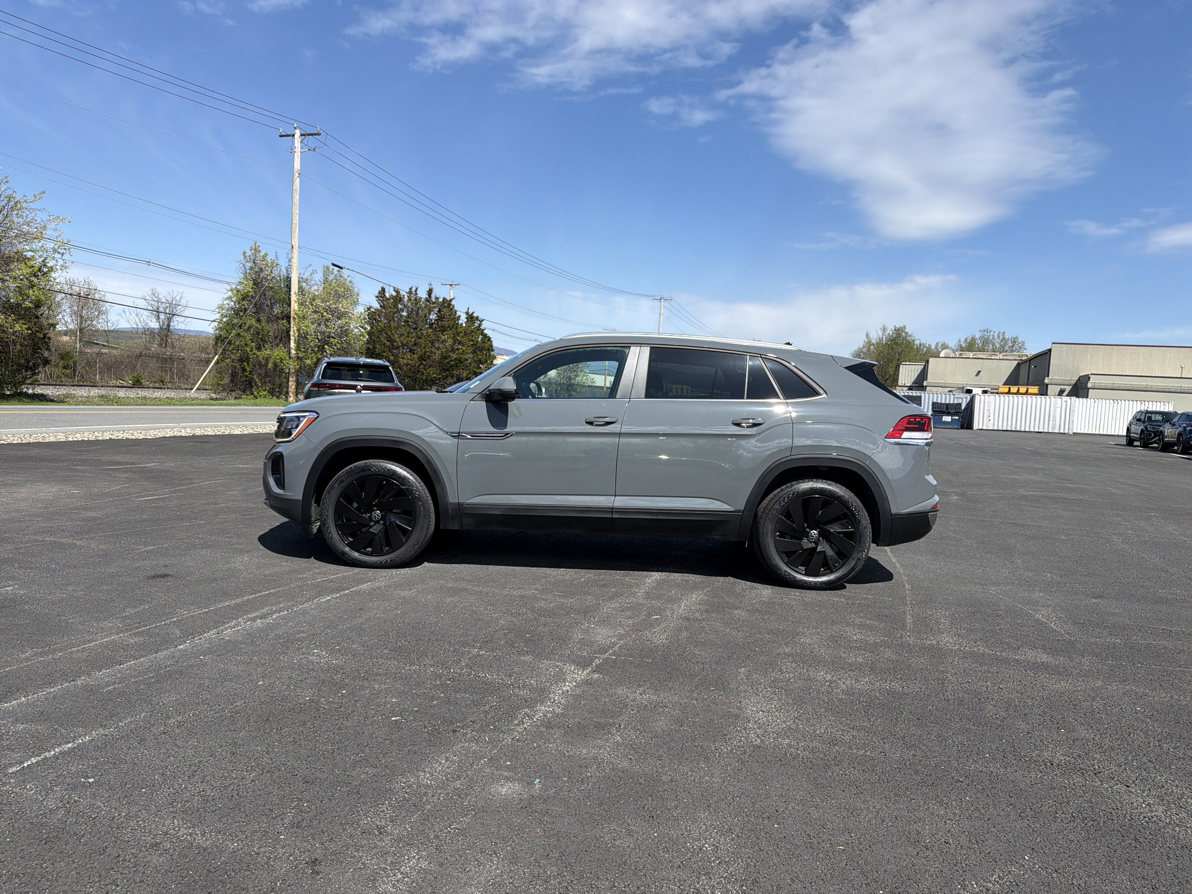 2025 Volkswagen Atlas Cross Sport 2.0T SE w/Technology