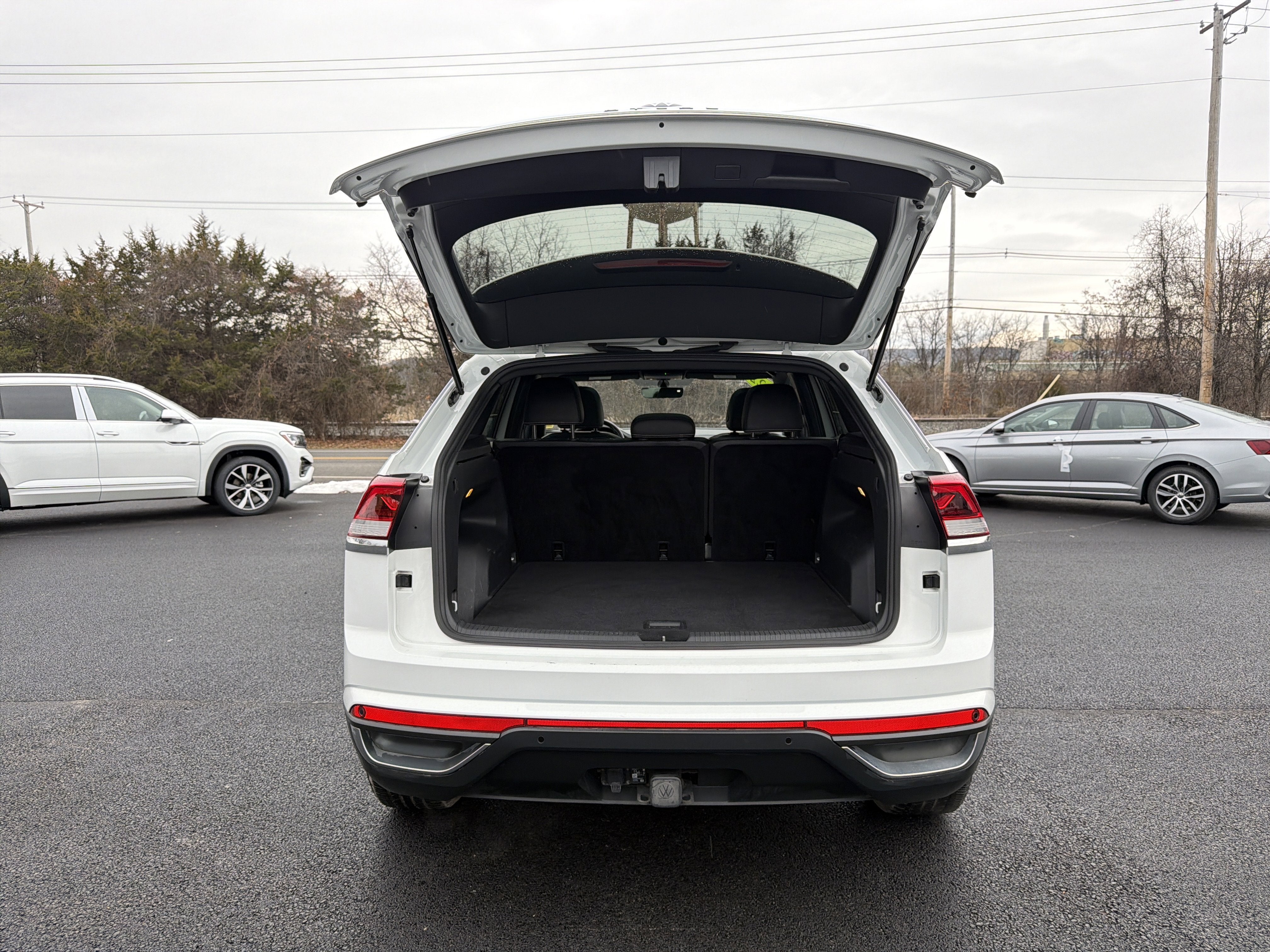 2022 Volkswagen Atlas Cross Sport 3.6L V6 SE w/Technology