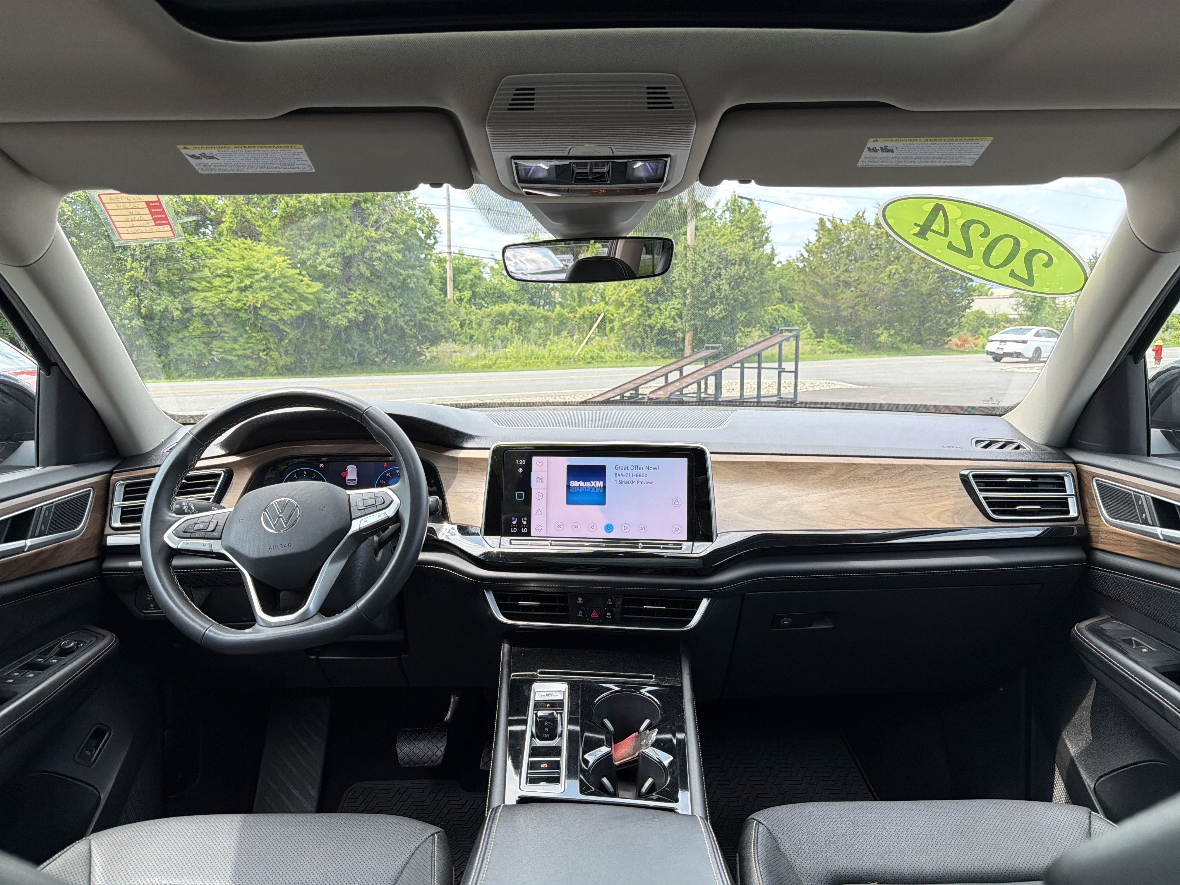 2024 Volkswagen Atlas 2.0T SE w/Technology