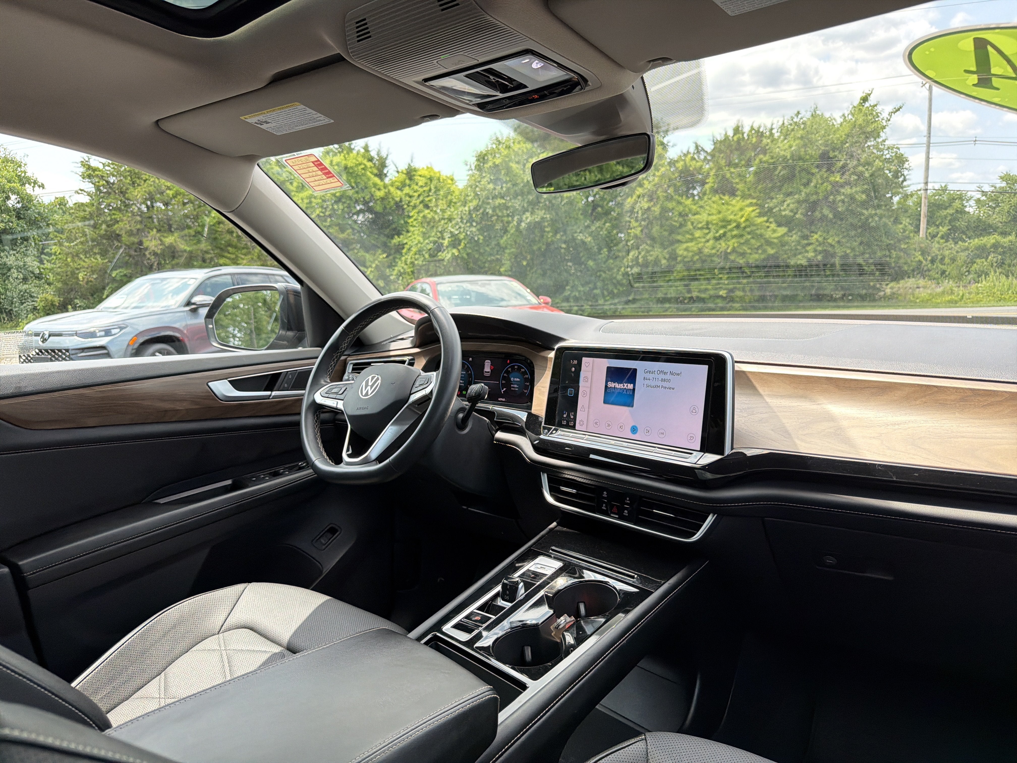 2024 Volkswagen Atlas 2.0T SE w/Technology
