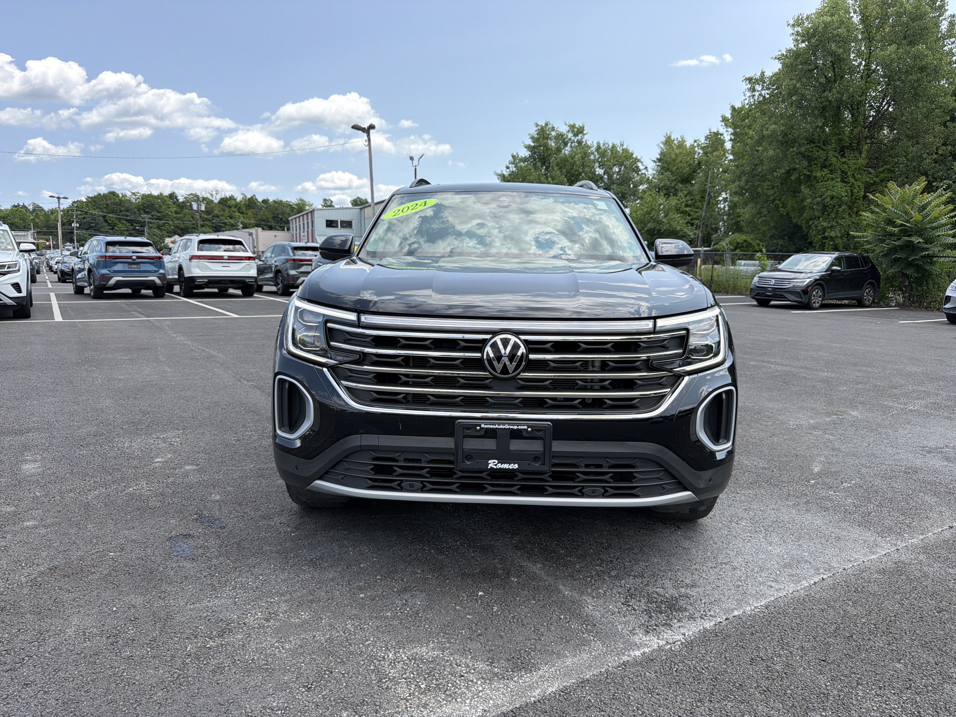 2024 Volkswagen Atlas 2.0T SE w/Technology