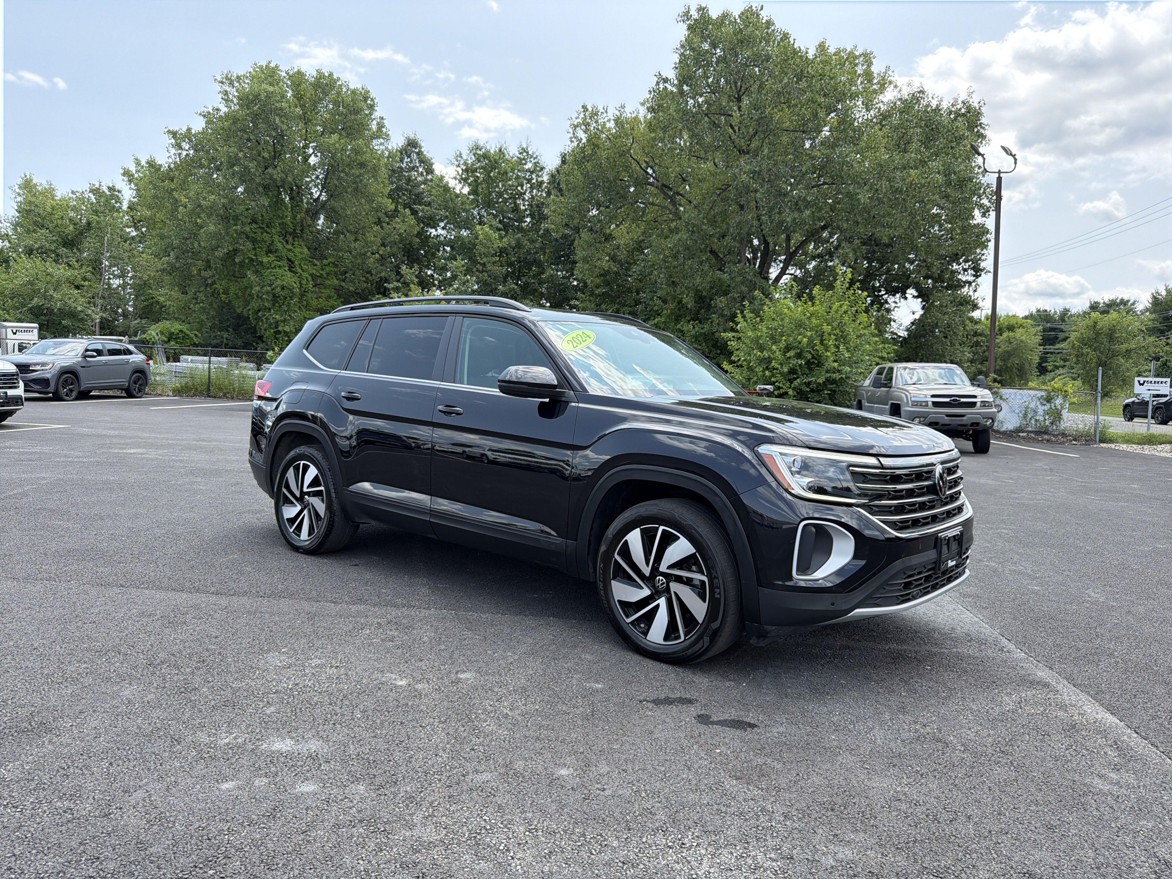 2024 Volkswagen Atlas 2.0T SE w/Technology