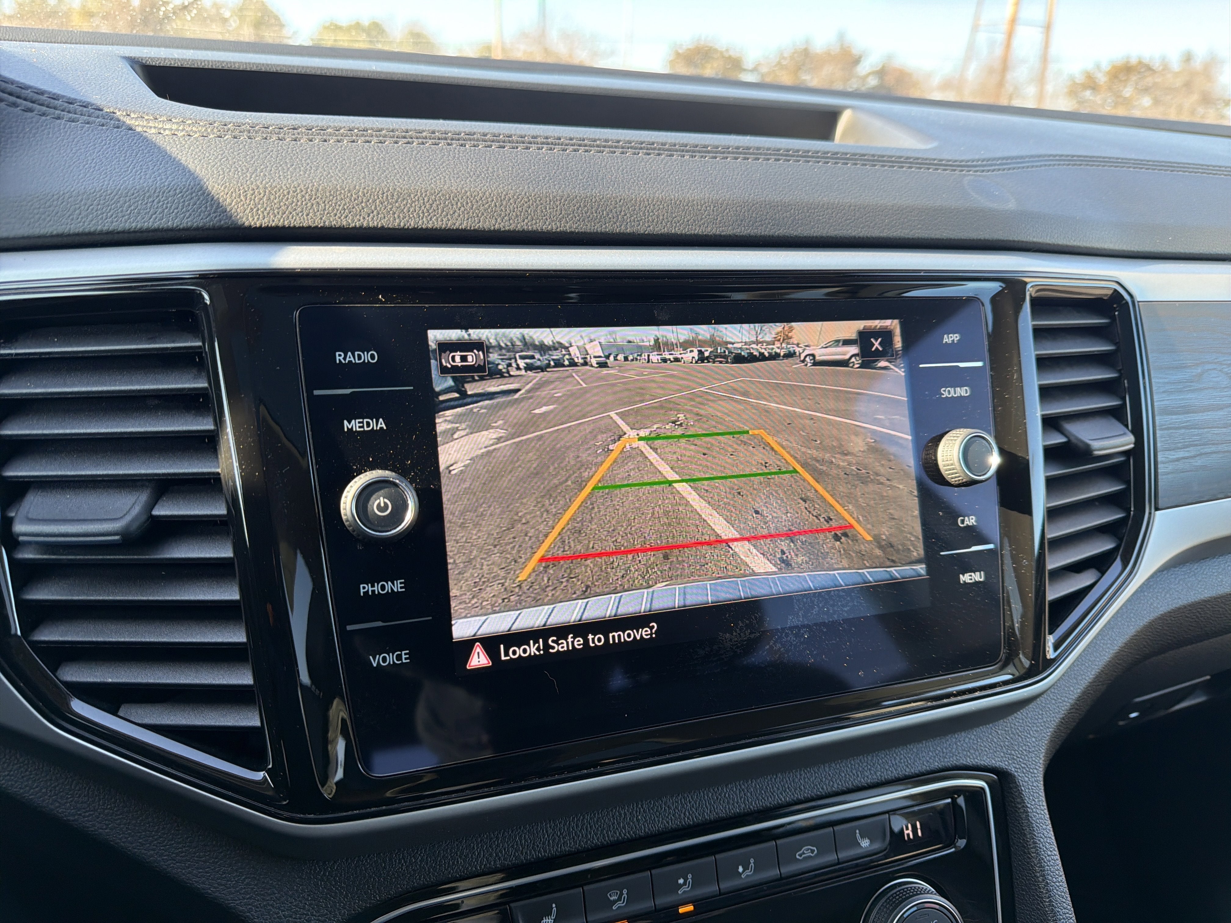 2023 Volkswagen Atlas 3.6L V6 SE w/Technology