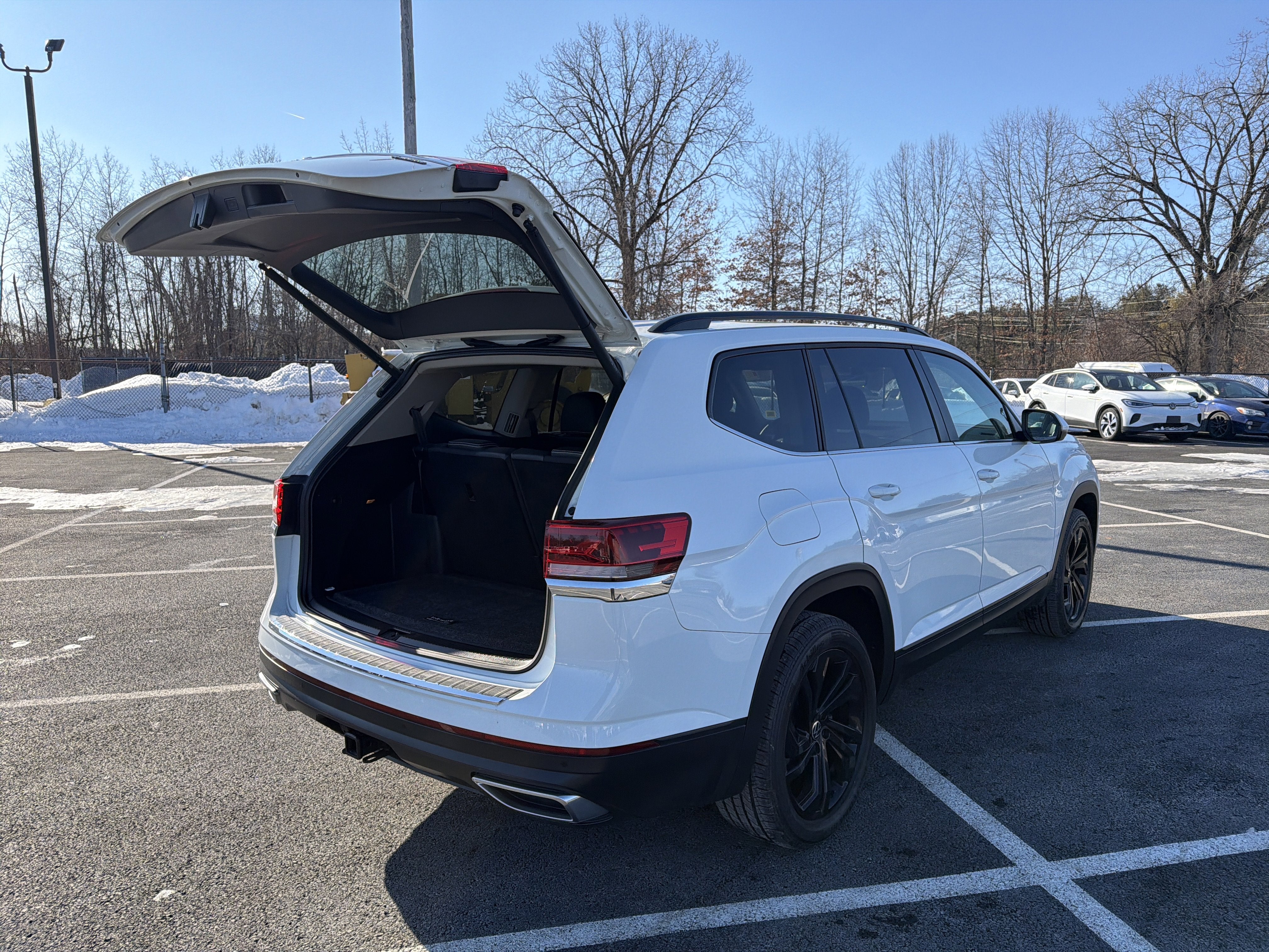 2023 Volkswagen Atlas 3.6L V6 SE w/Technology