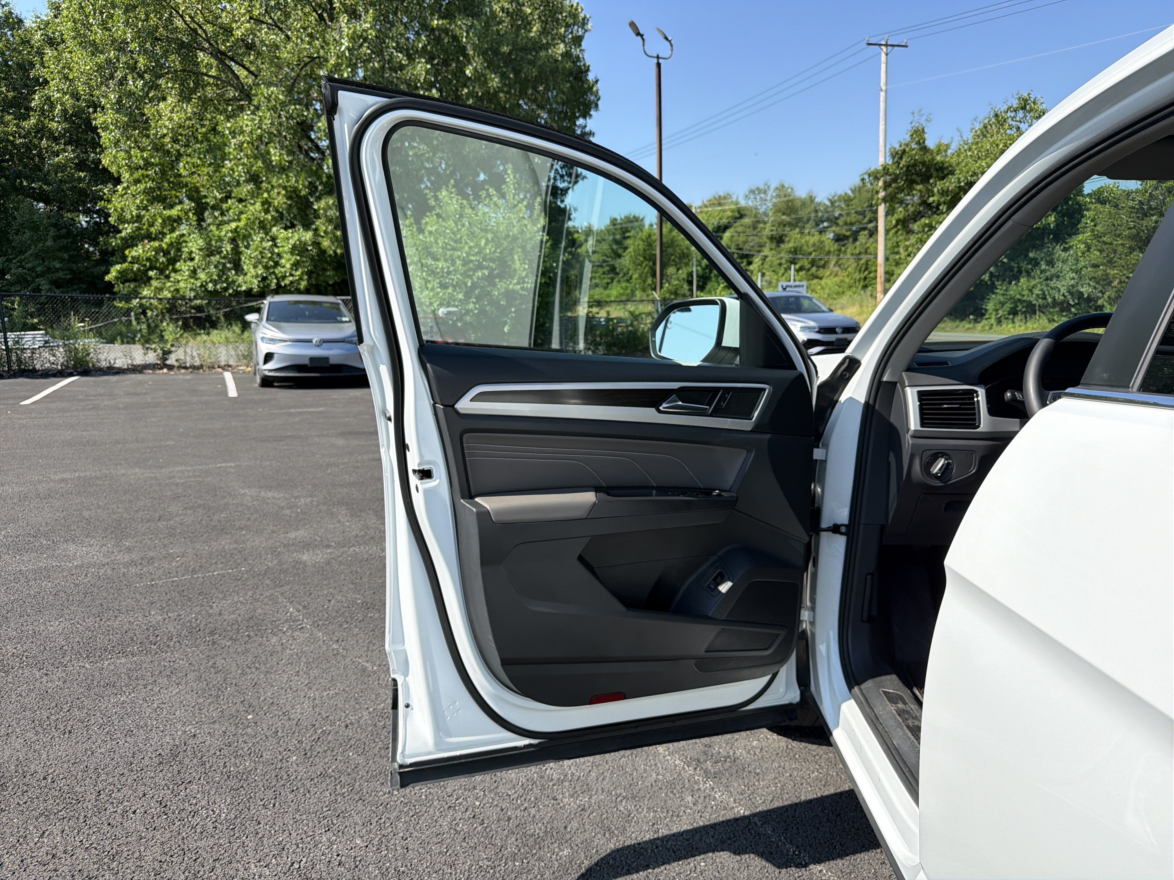 2023 Volkswagen Atlas 3.6L V6 SE w/Technology
