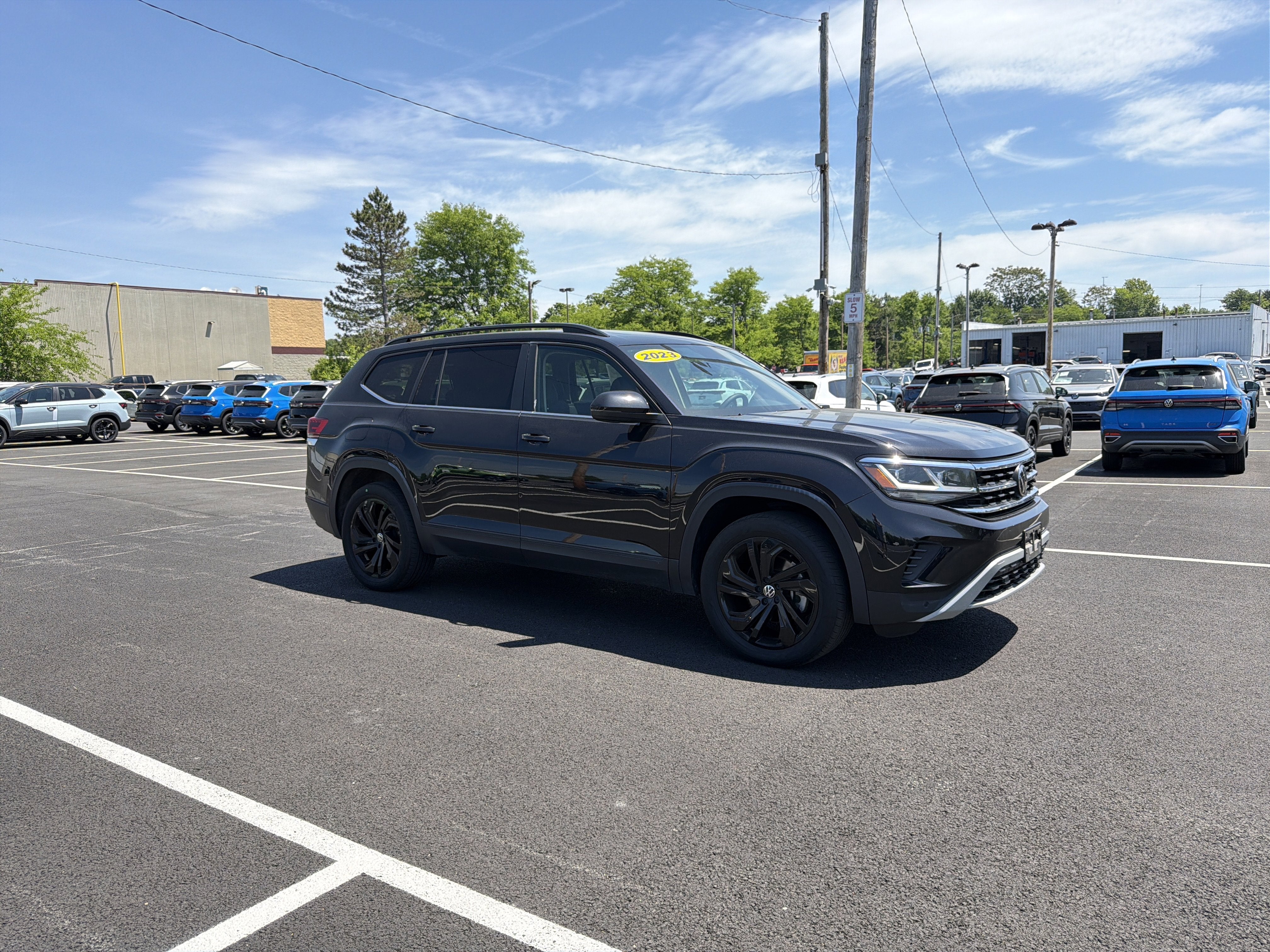 2023 Volkswagen Atlas 3.6L V6 SE w/Technology